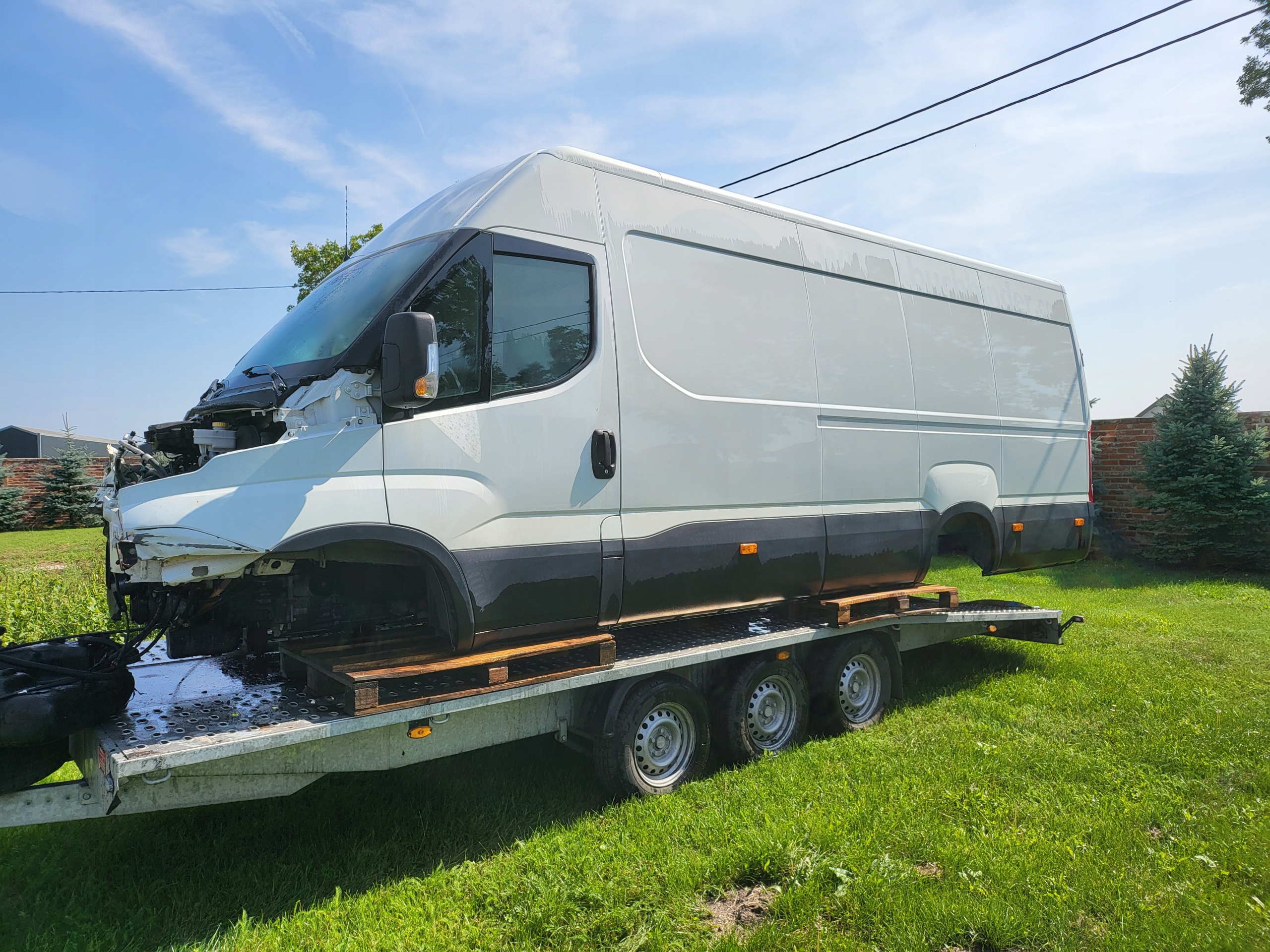 Karoseria Iveco Daily 14+ CC50105 Bianco L4 H2 Max