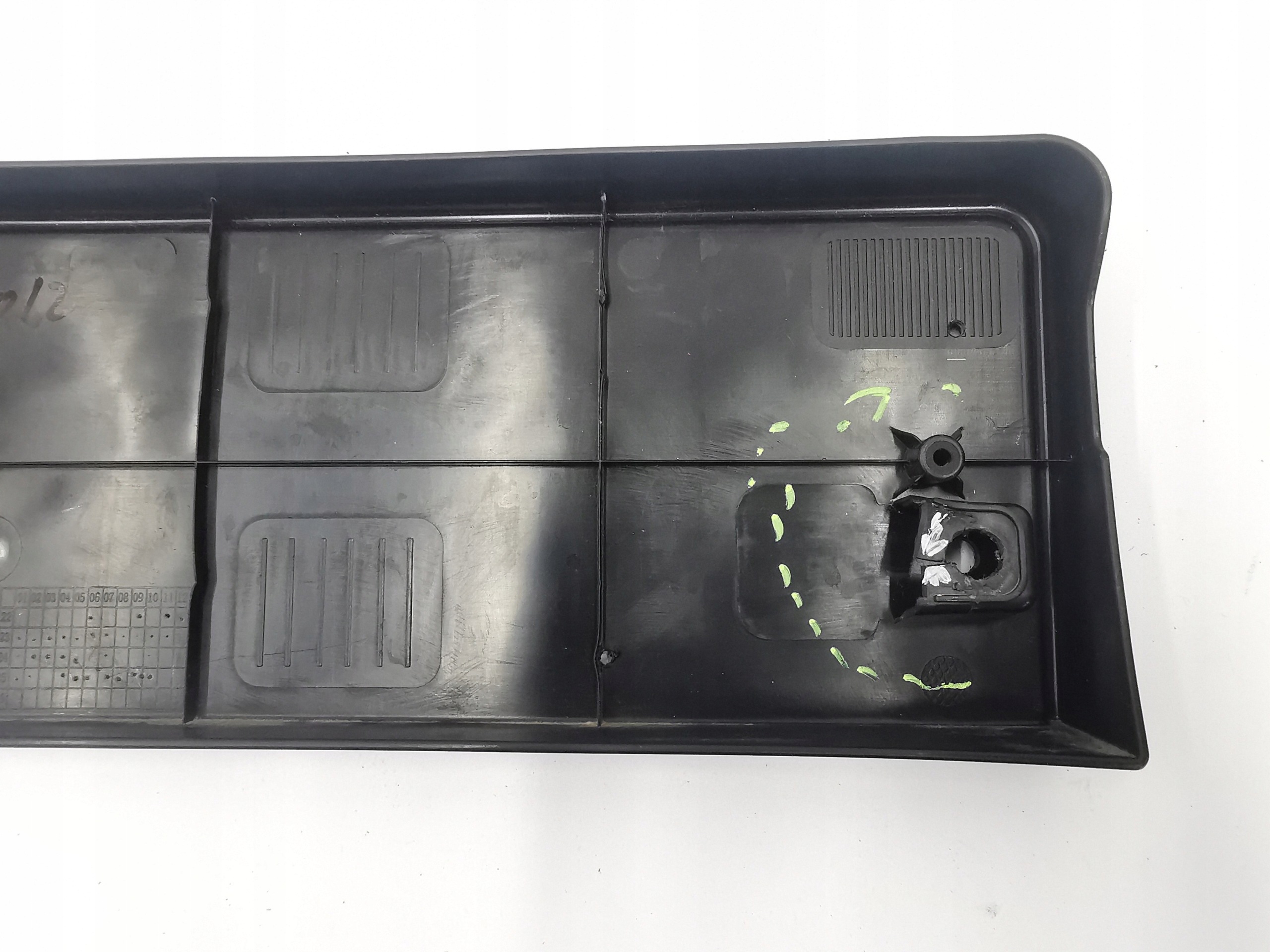 pad below TABLICE registration HONDA CRV 71180-3E7