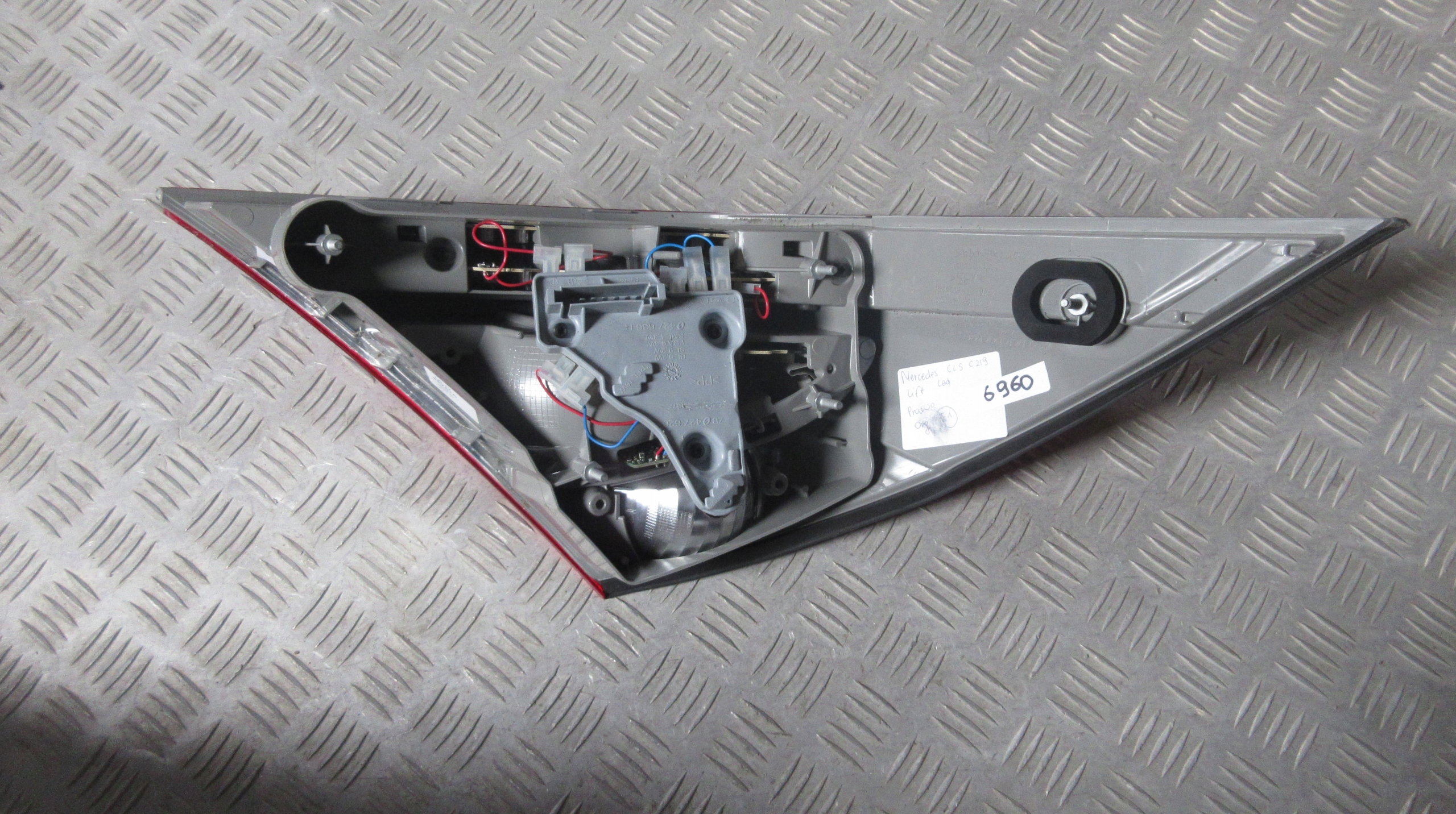 фонарь правый MERCEDES W219 C219 CLS РЕСТАЙЛИНГ led