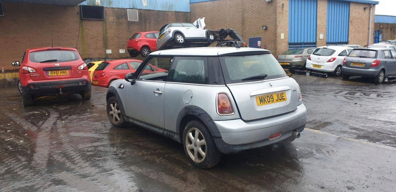 спойлер крышки багажника MINI COOPER R56 2008 51627148913