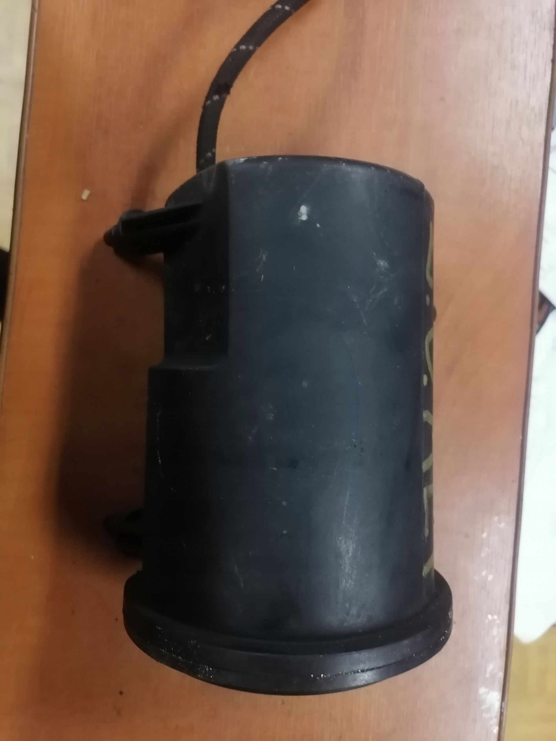 06B133909 AUDI A4 B6 2.0 tank vacual
