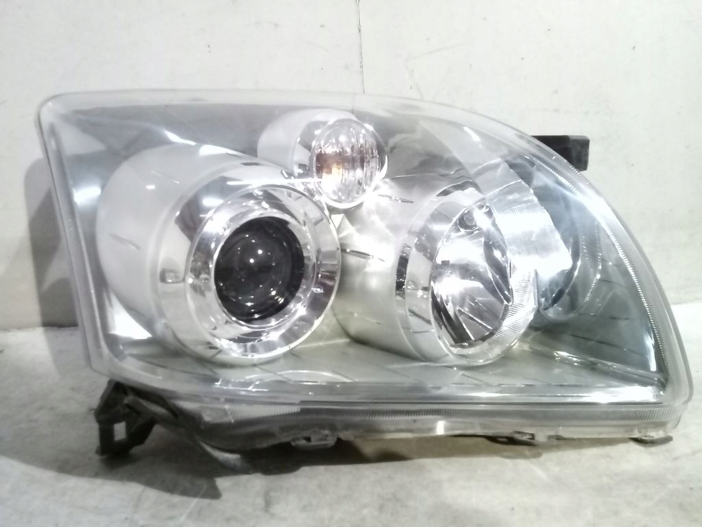 Toyota Avensis T25 lift light right front front