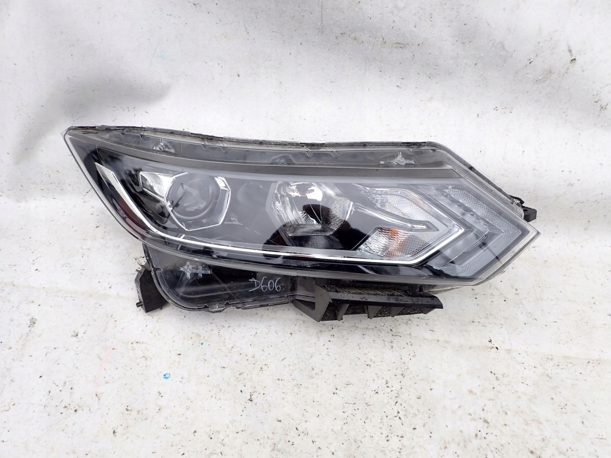 NISSAN QASHQAI J11 LIFT 17- light right front