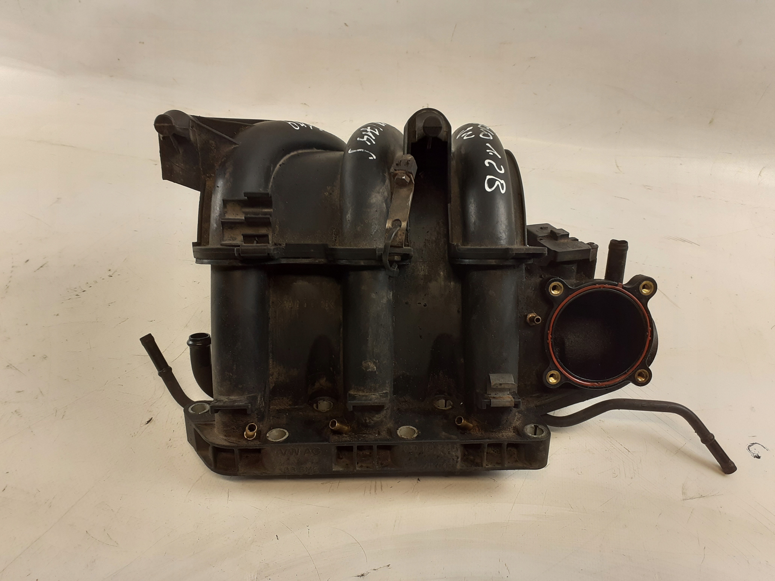 intake manifold VW POLO 9N 1.2