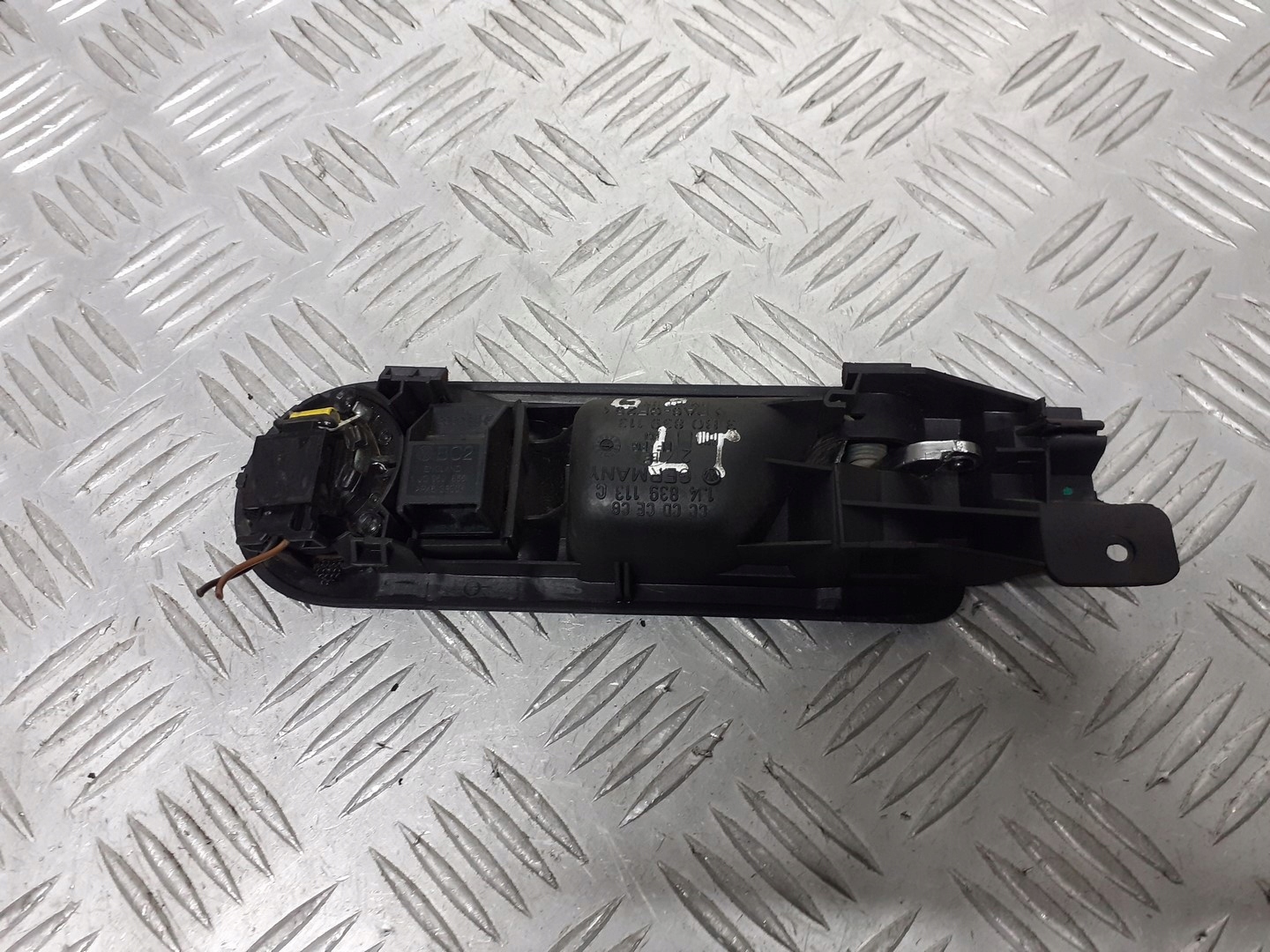 ручка двери левая внутренняя vw PASSAT B5 FL