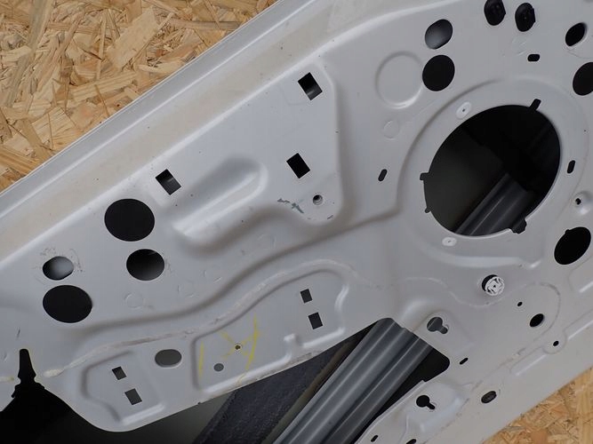 PEUGEOT 208 5d 12- door left front front