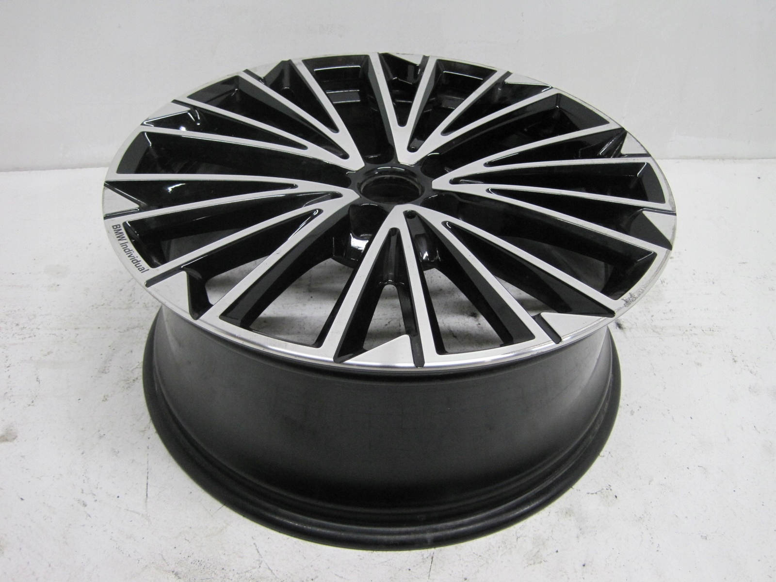 disk R19 BMW X1 X2 6891180