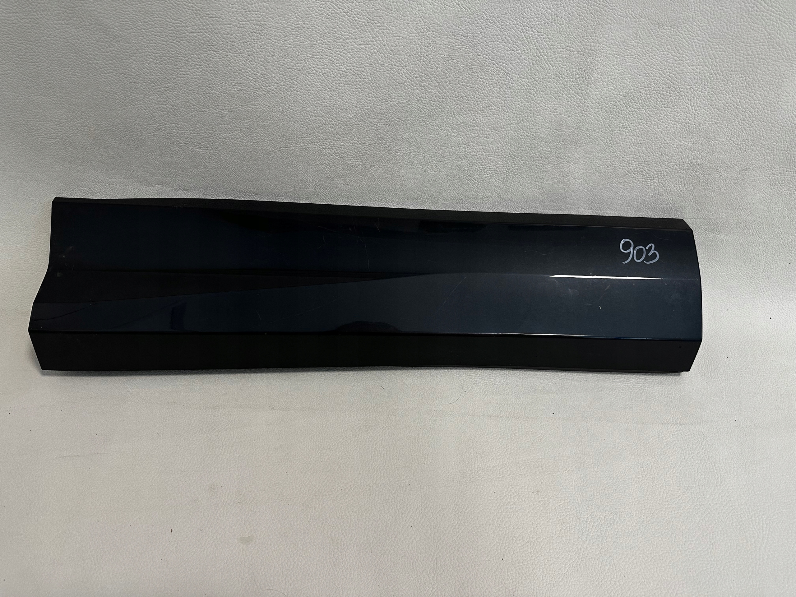 Audi Q3 II moulding for door right rear part 83A