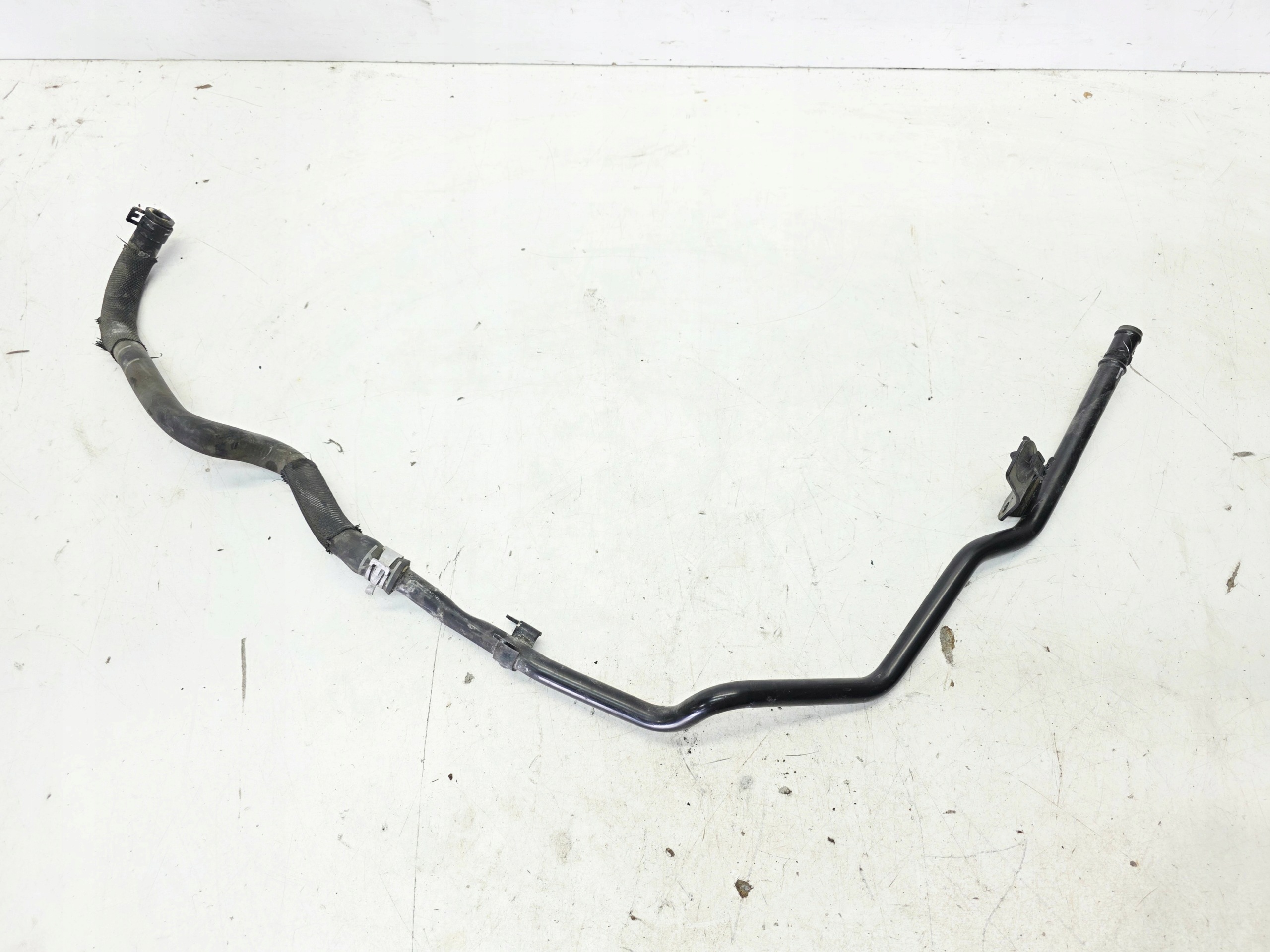 cijevčica prijenos vode AUDI A4 B9 A5 8W 2.0 TFSI 06L121075AJ