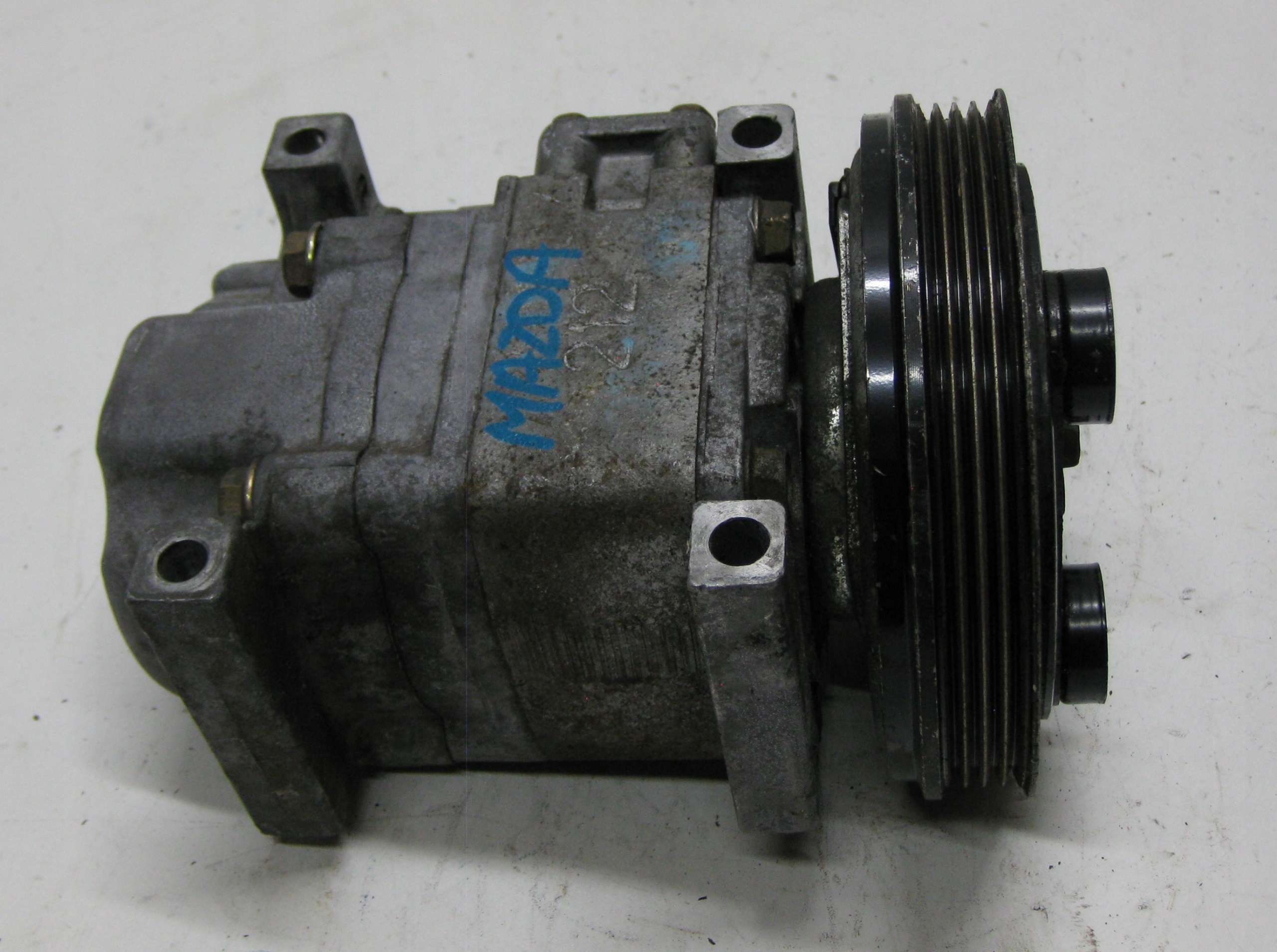 MAZDA 323F BJ 1,5 Klimakompressor klimaanlage H12A0AH4EL