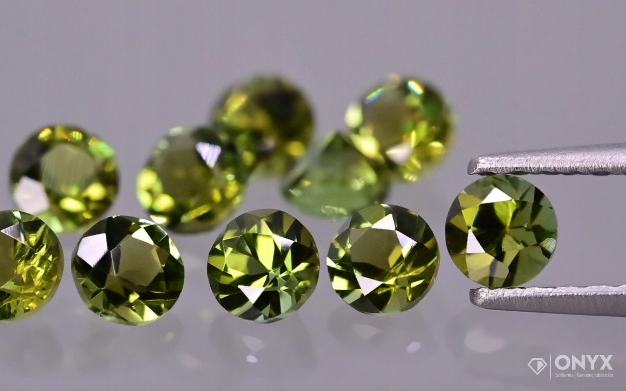 Fazetovaný turmalín kulatý fi 4 mm