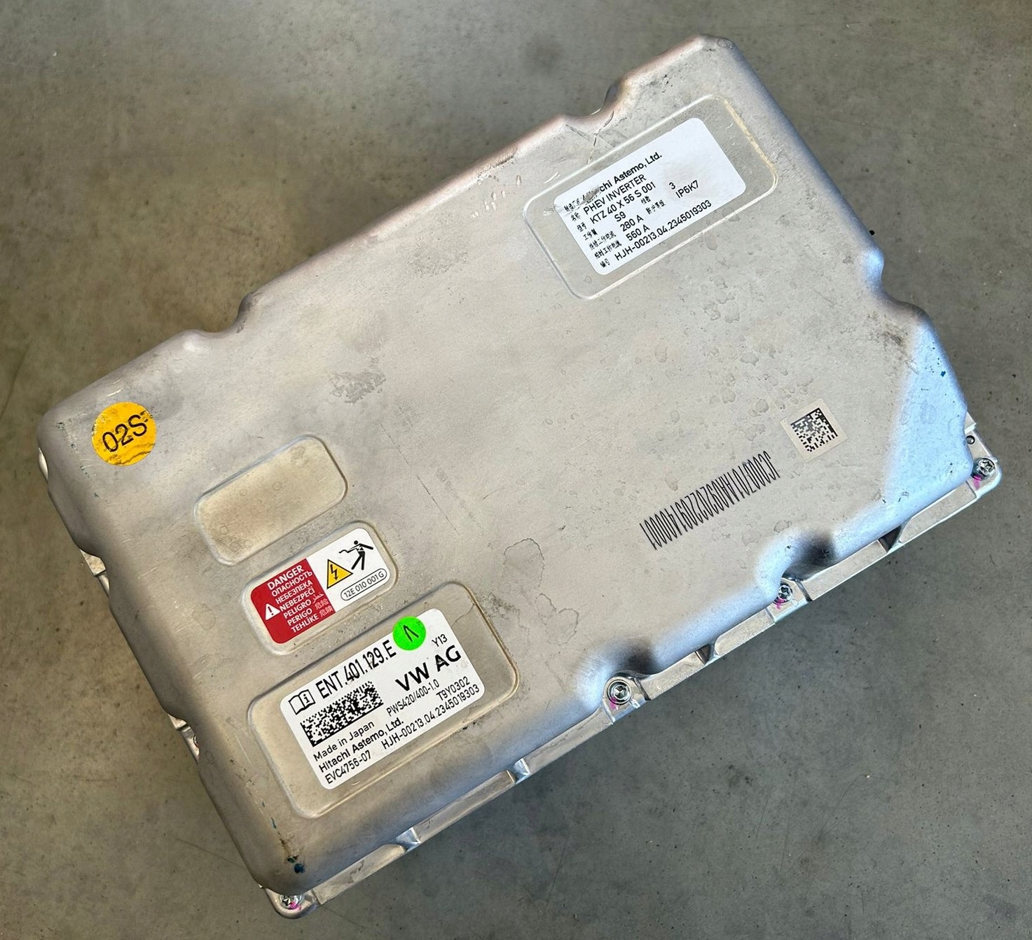 Falownik przetwornica napięcia VW ENT401129E