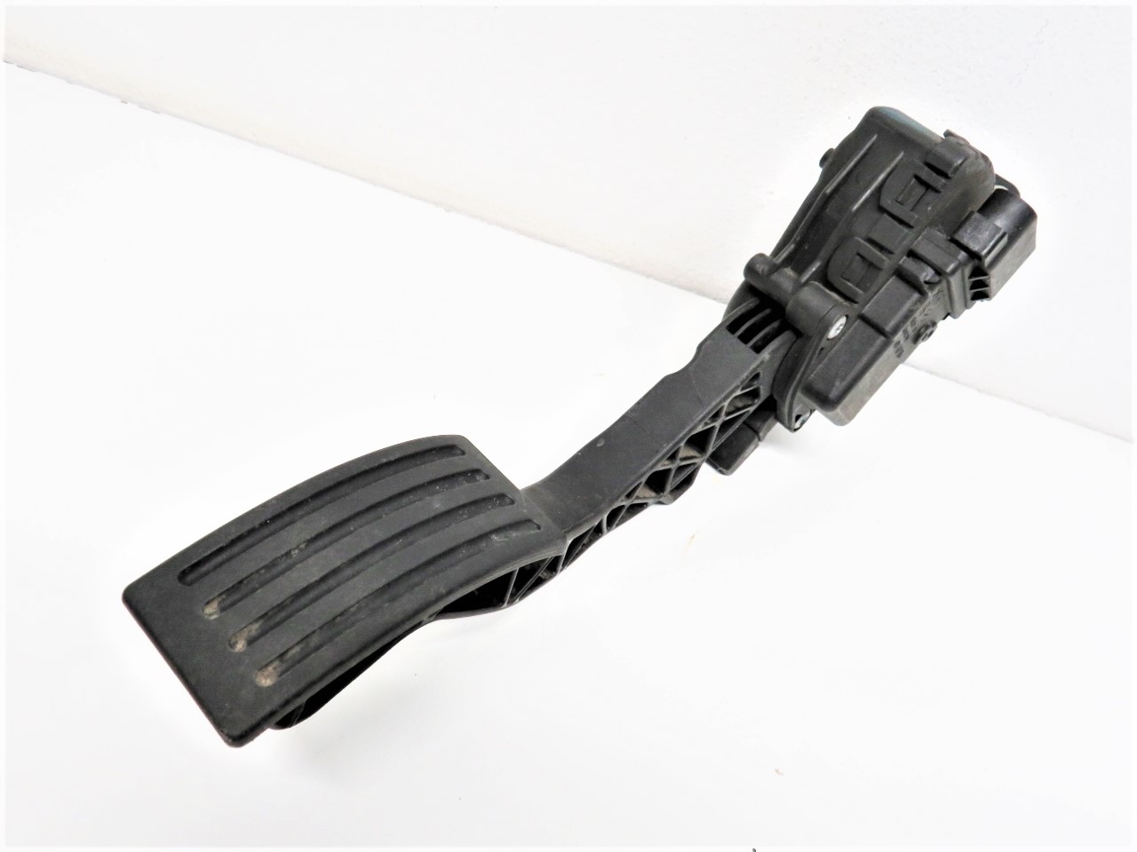 4M519F836AH 6PV008641 - Педаль потенциометра газа Вольво в50 2.0 4М519Ф836АХ