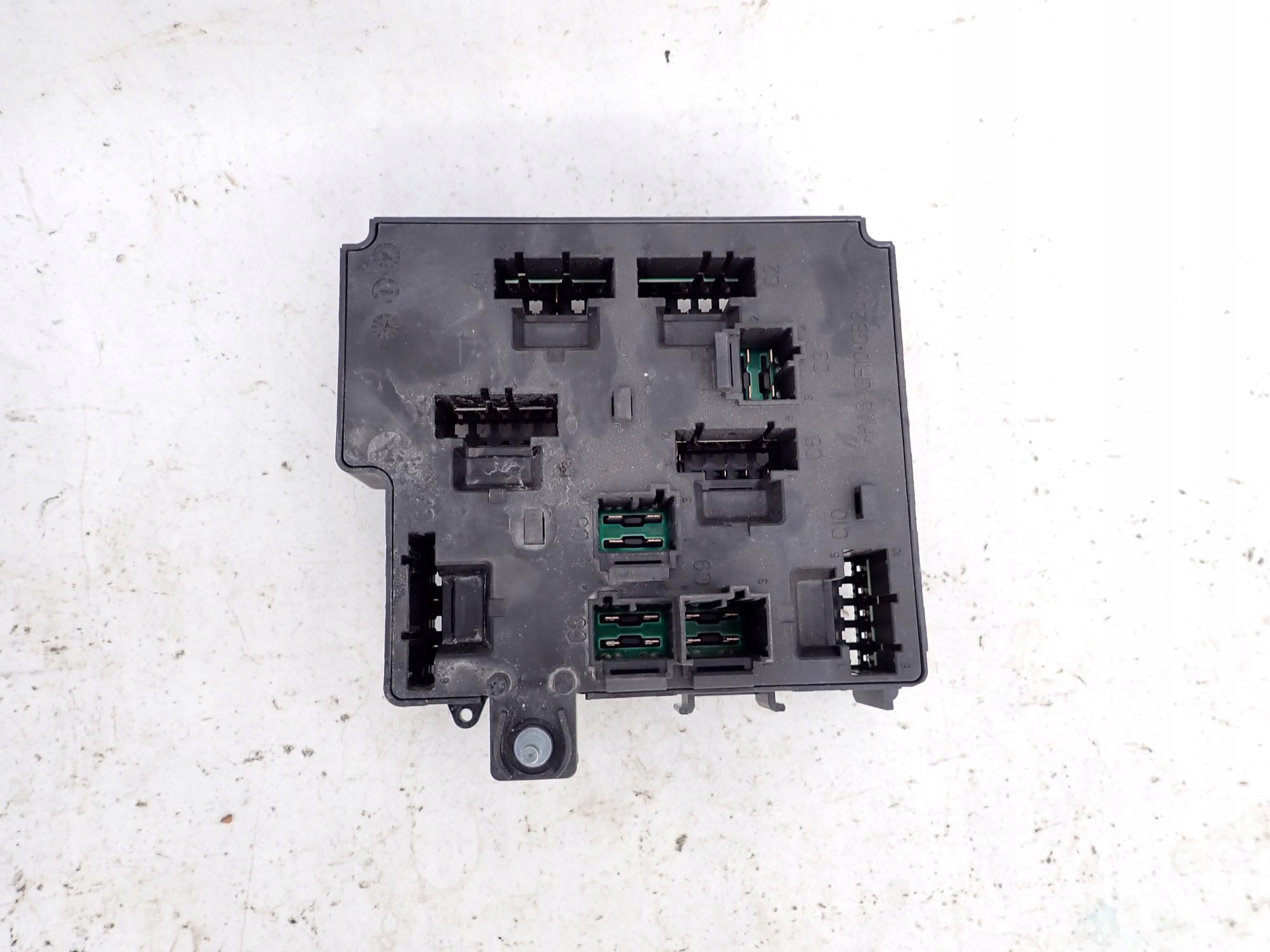 VOLVO V90 S90 16-> SKRZYNKA BEZPIECZNIKÓW