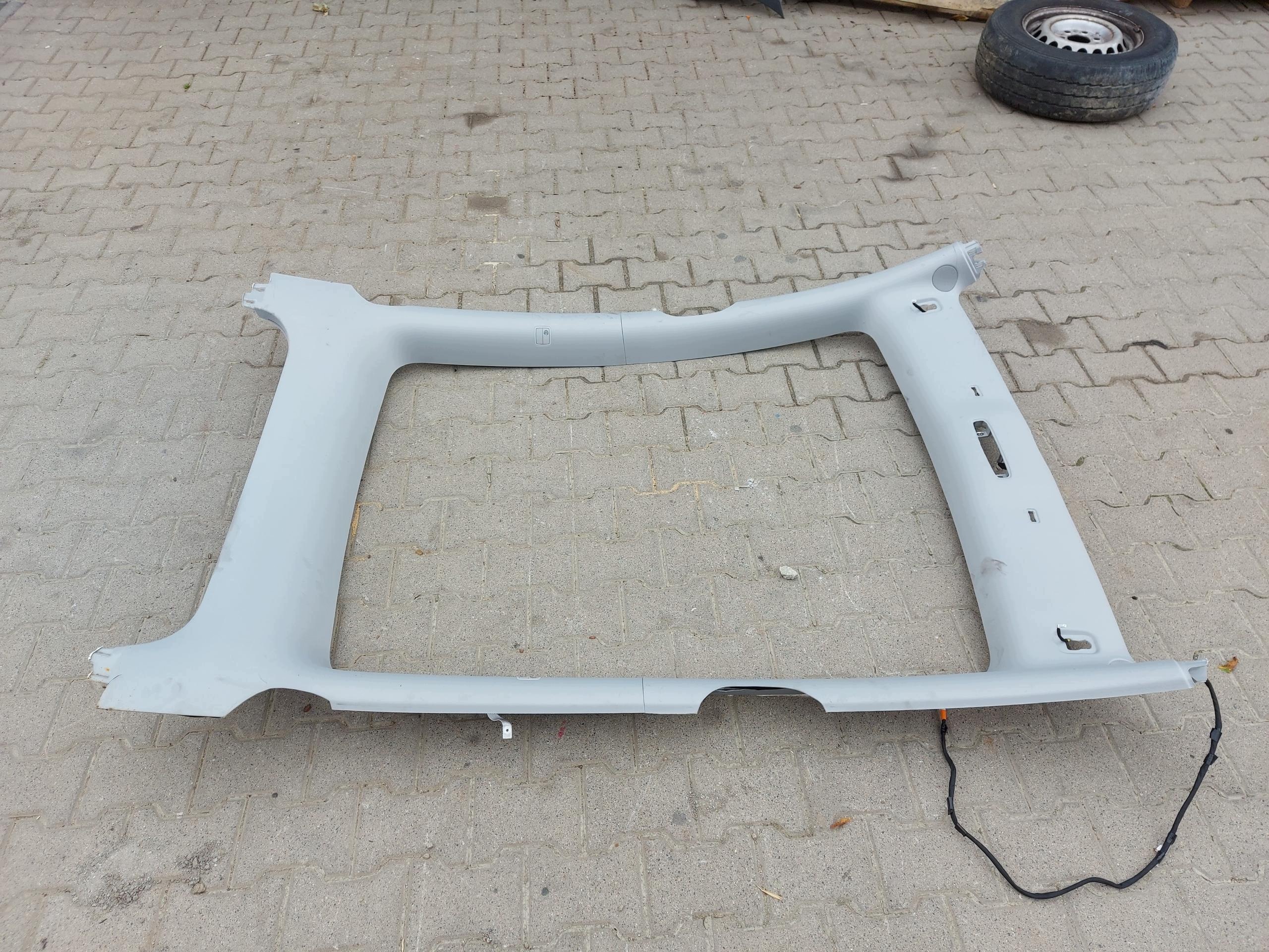 TESLA MODEL Y 2024r CIELO INTERNO