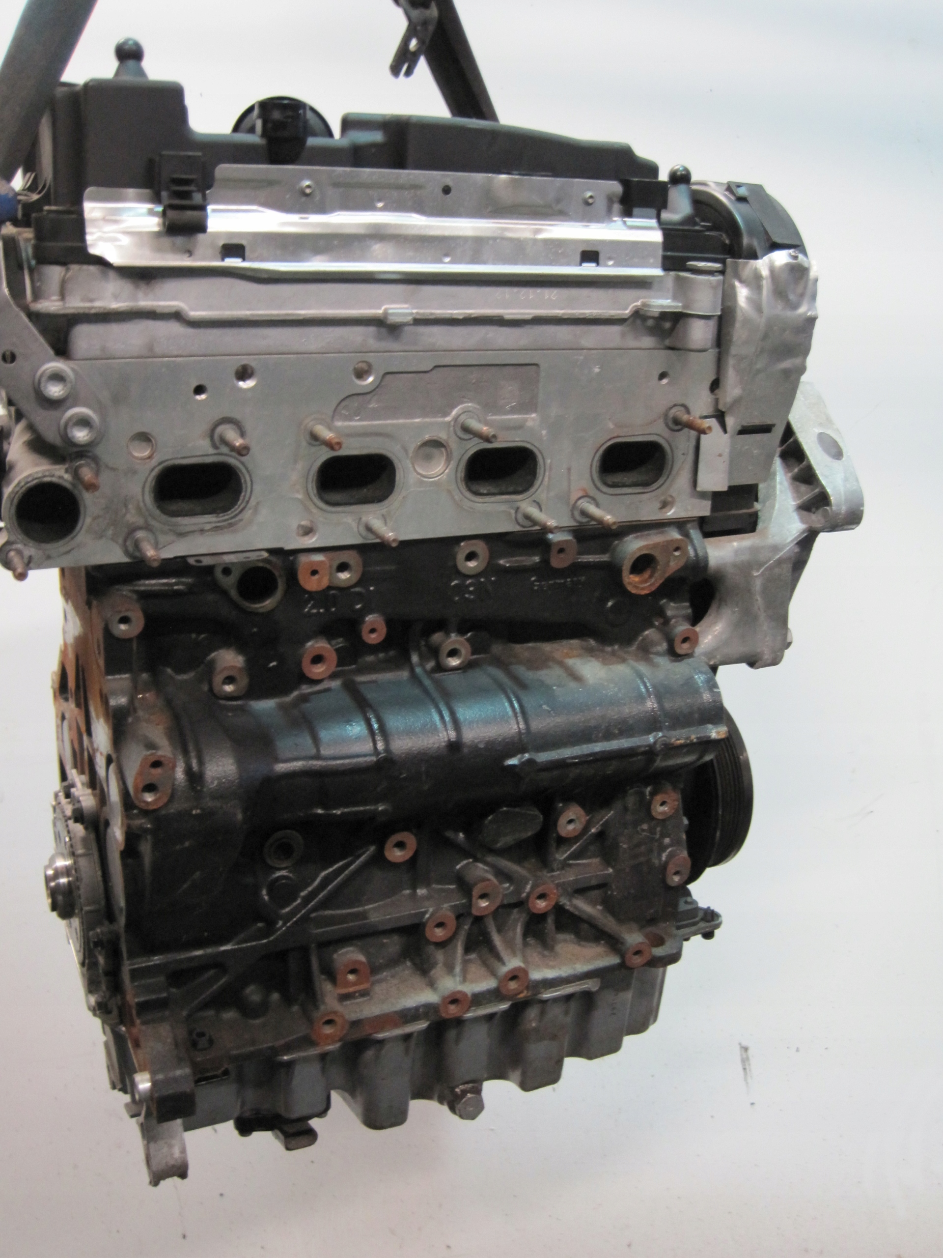engine motor AUDI Q3 8U0 2.0 TDI CRB pillar