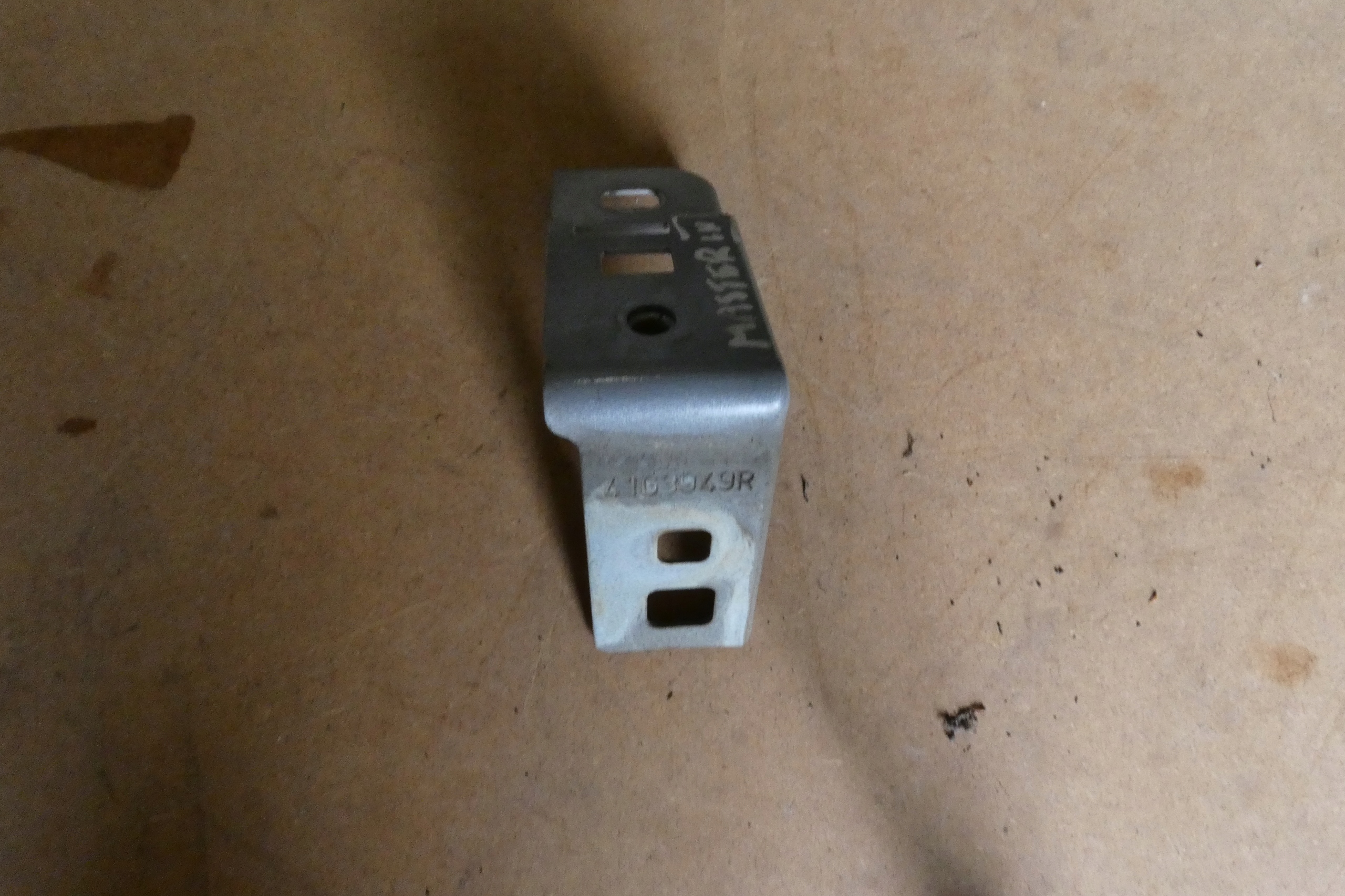 console bracket RENAULT MASTER III 41g3949r
