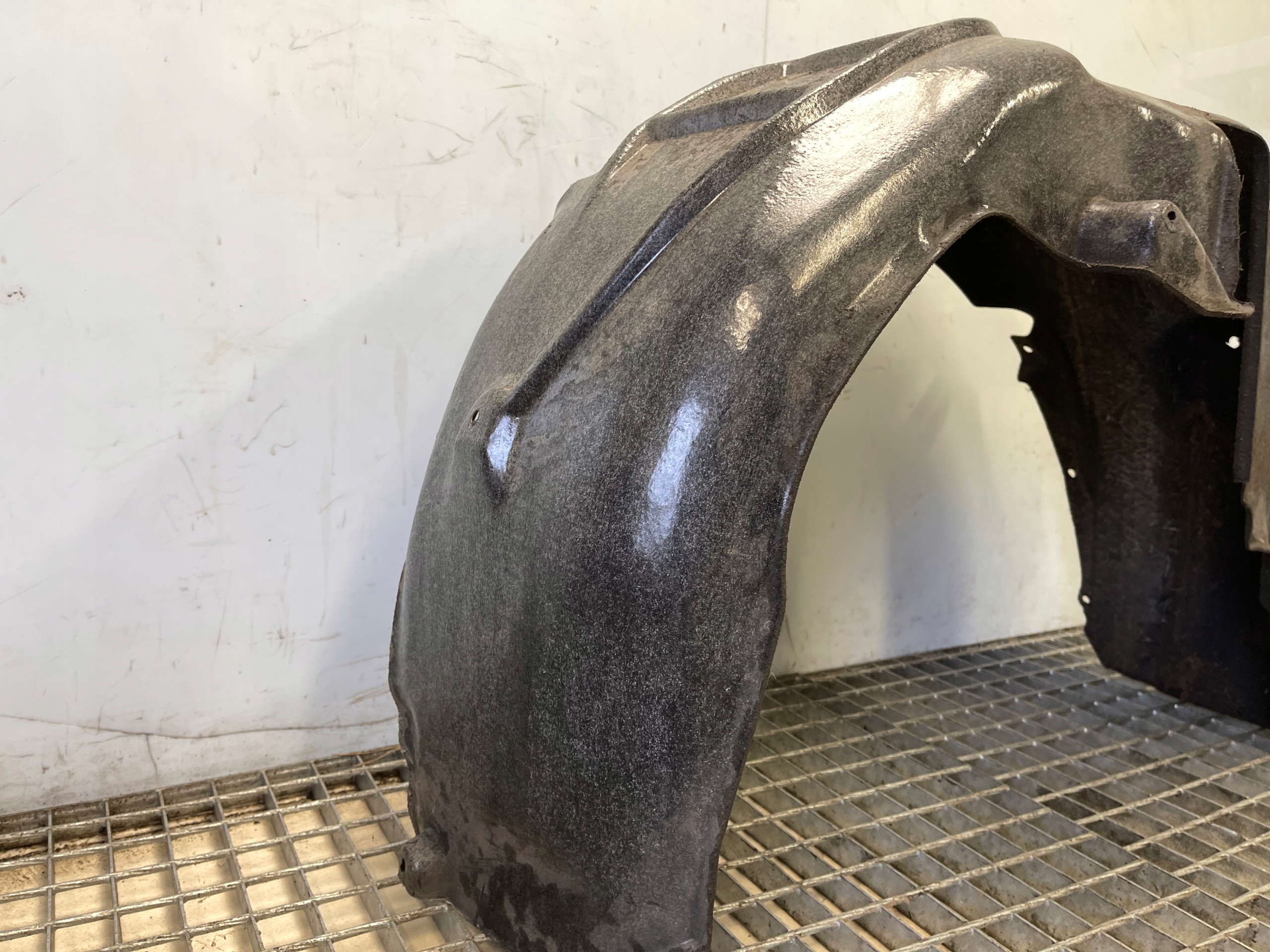 AUDI A3 8V sedan mudguard right rear part 8V5810172E