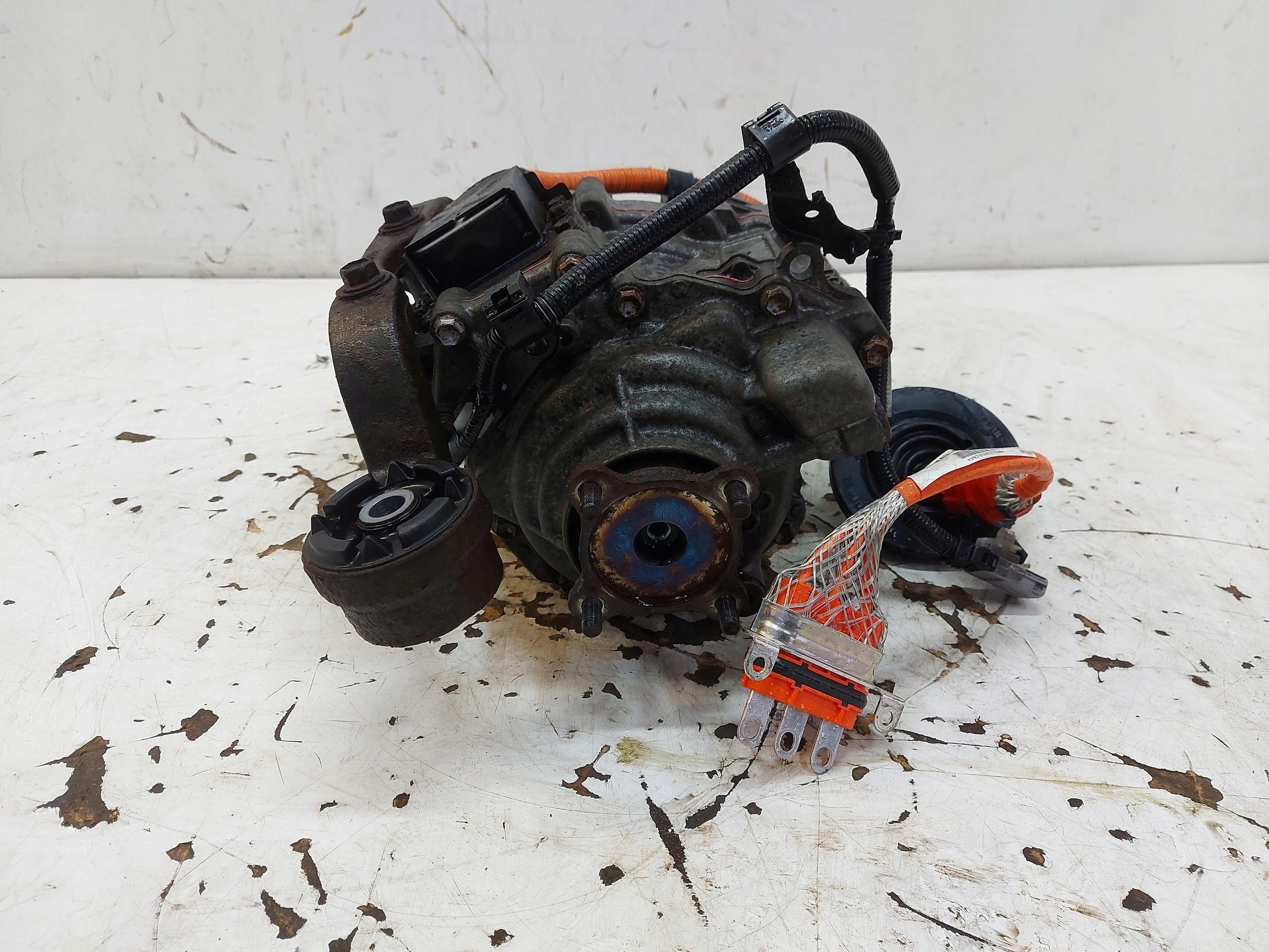 TOYOTA PRIUS IV 1.8EH HYBRID 4x4 engine electrical rear part