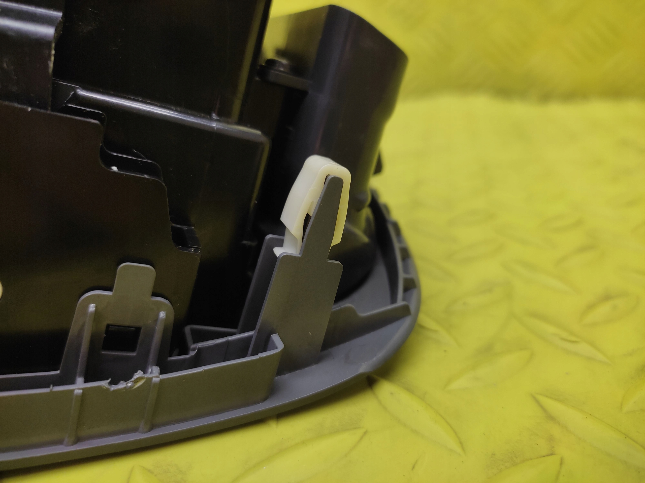 KIA CERATO grid air conditioning devices right