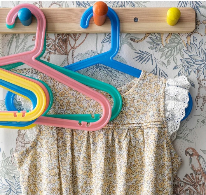 IKEA BAGIS wieszaki dziecięce kolorowe 8szt. Szerokość 34 mm