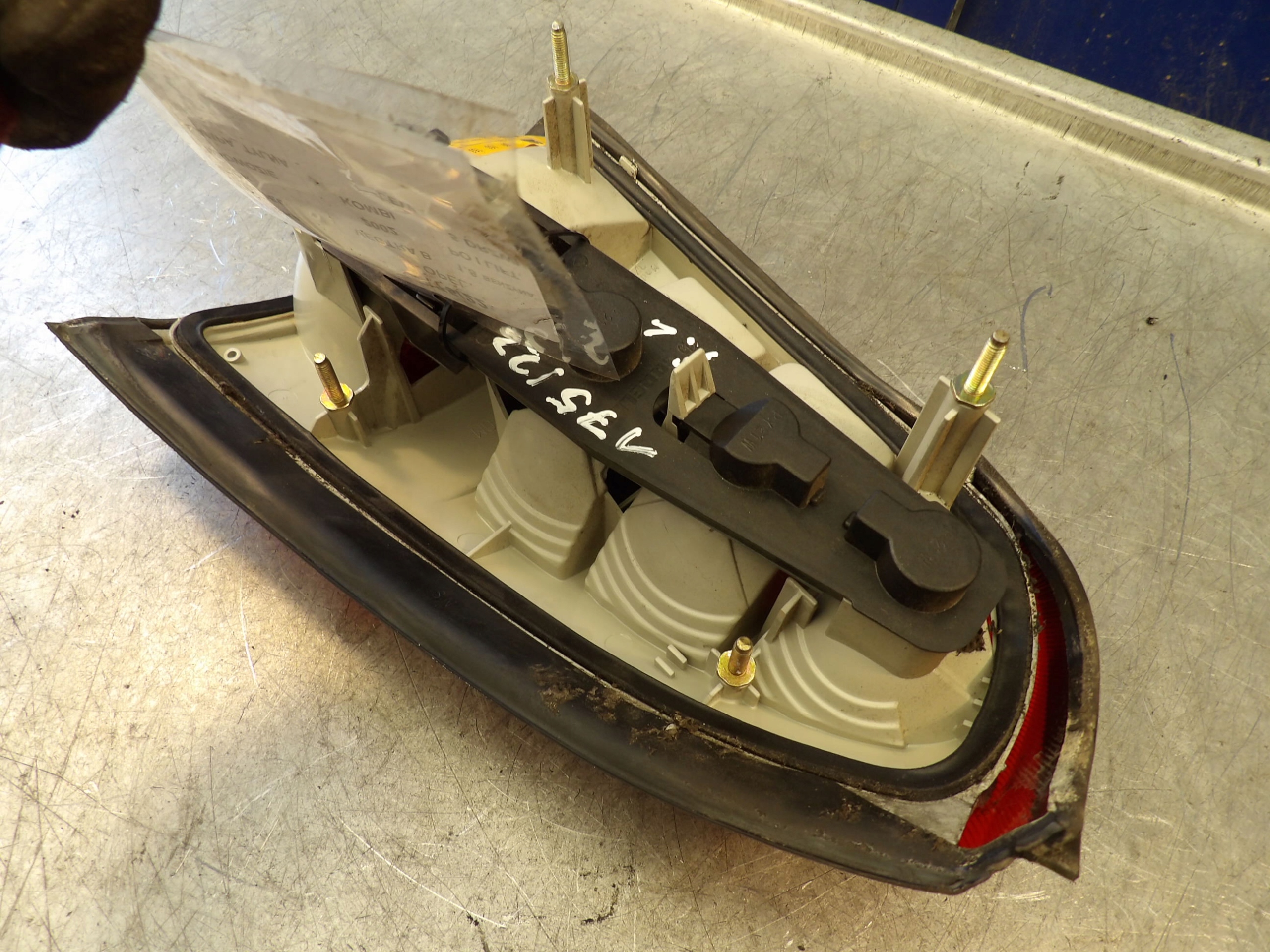 light TL Opel Vectra B 1,8B 09153153