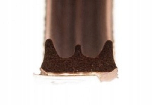 Těsnění E 9x4 samolepicí hnědé (SD-40) 150 m