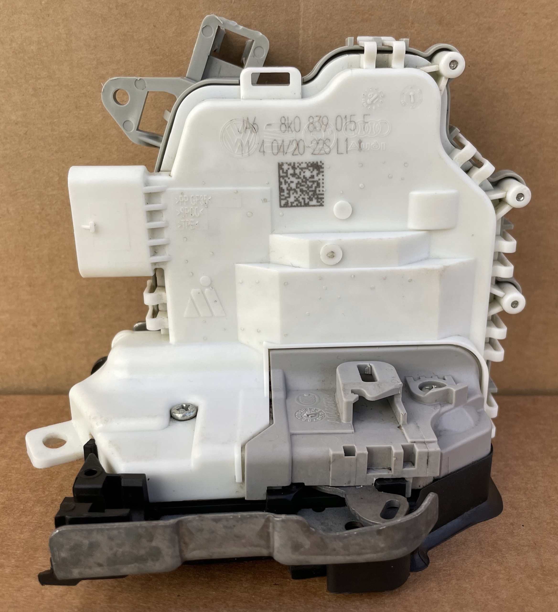 lock door 8K0839015F VW SKODA AUDI original