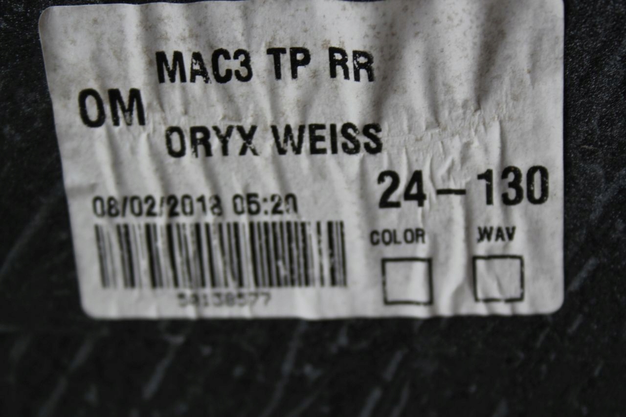 ZDERZAK TYŁ VW TOUAREG III R LINE LOK1 KPL. Kolor do lakierowania