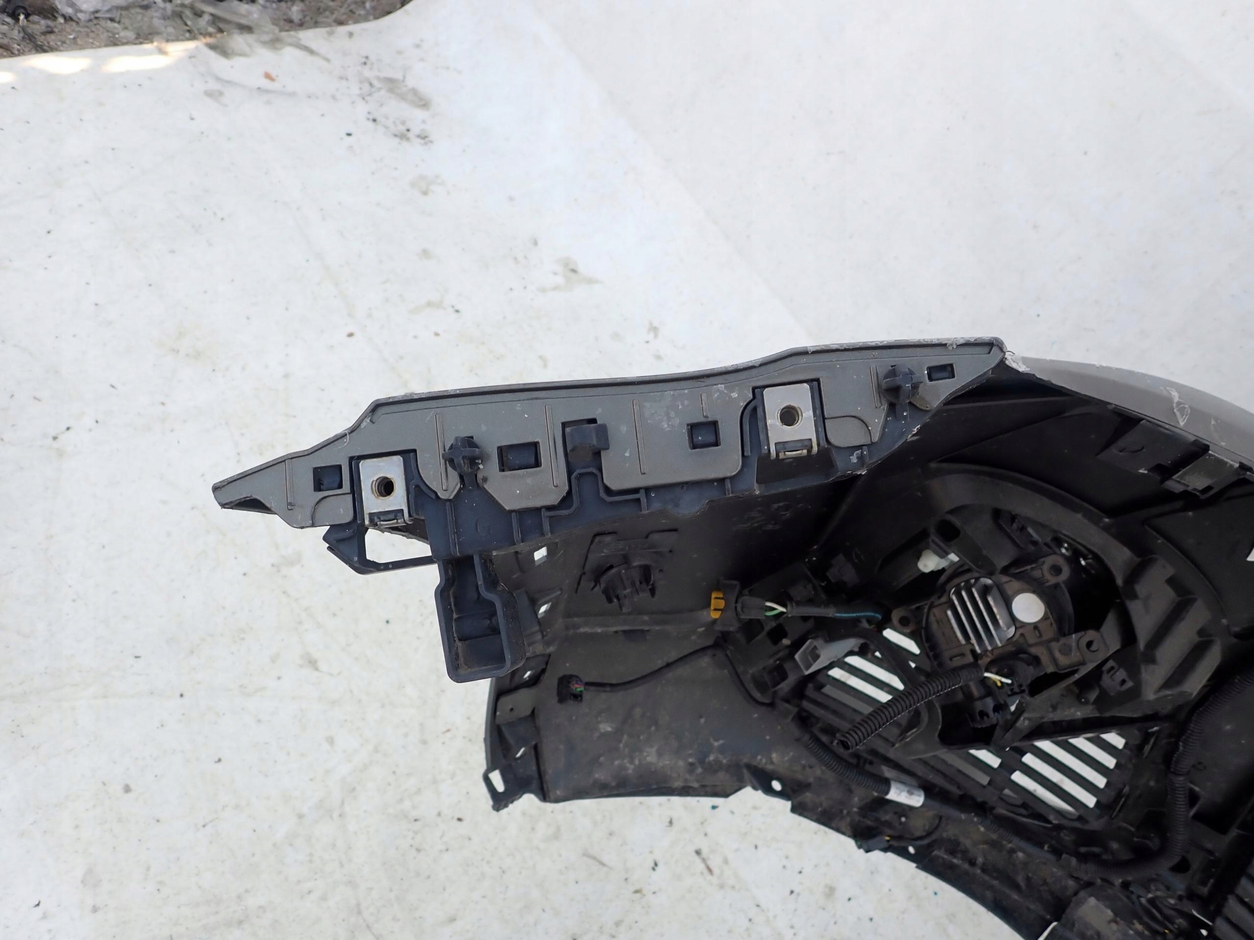 PEUGEOT 3008 II 16- bumper front KAMERA 6PDC