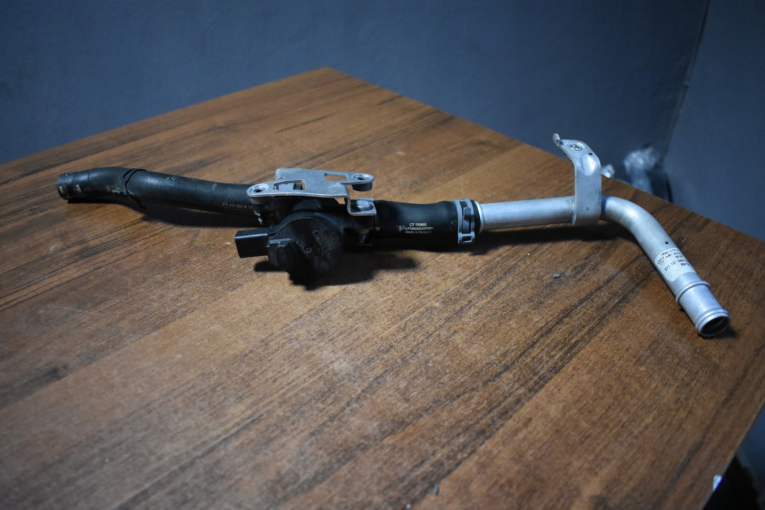 IDEALNA Pompa Tubi d’acqua PORSCHE PANAMERA 971 1
