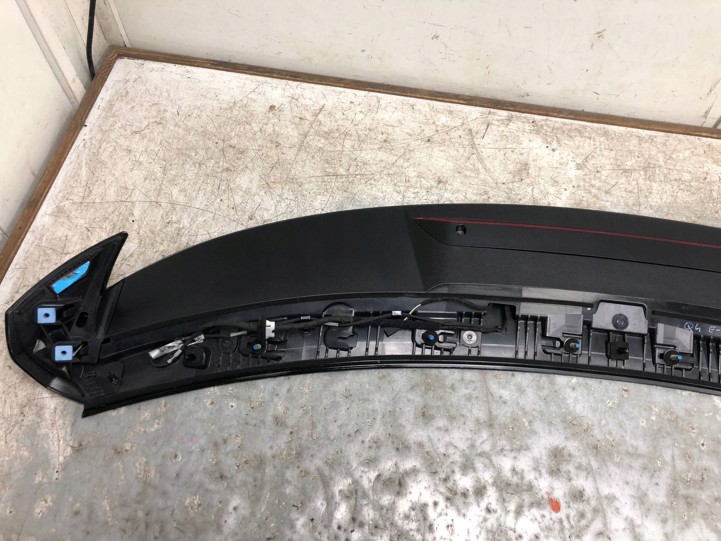 spoiler LOTKA bonnet AUDI Q4 E-TRON 89E827933