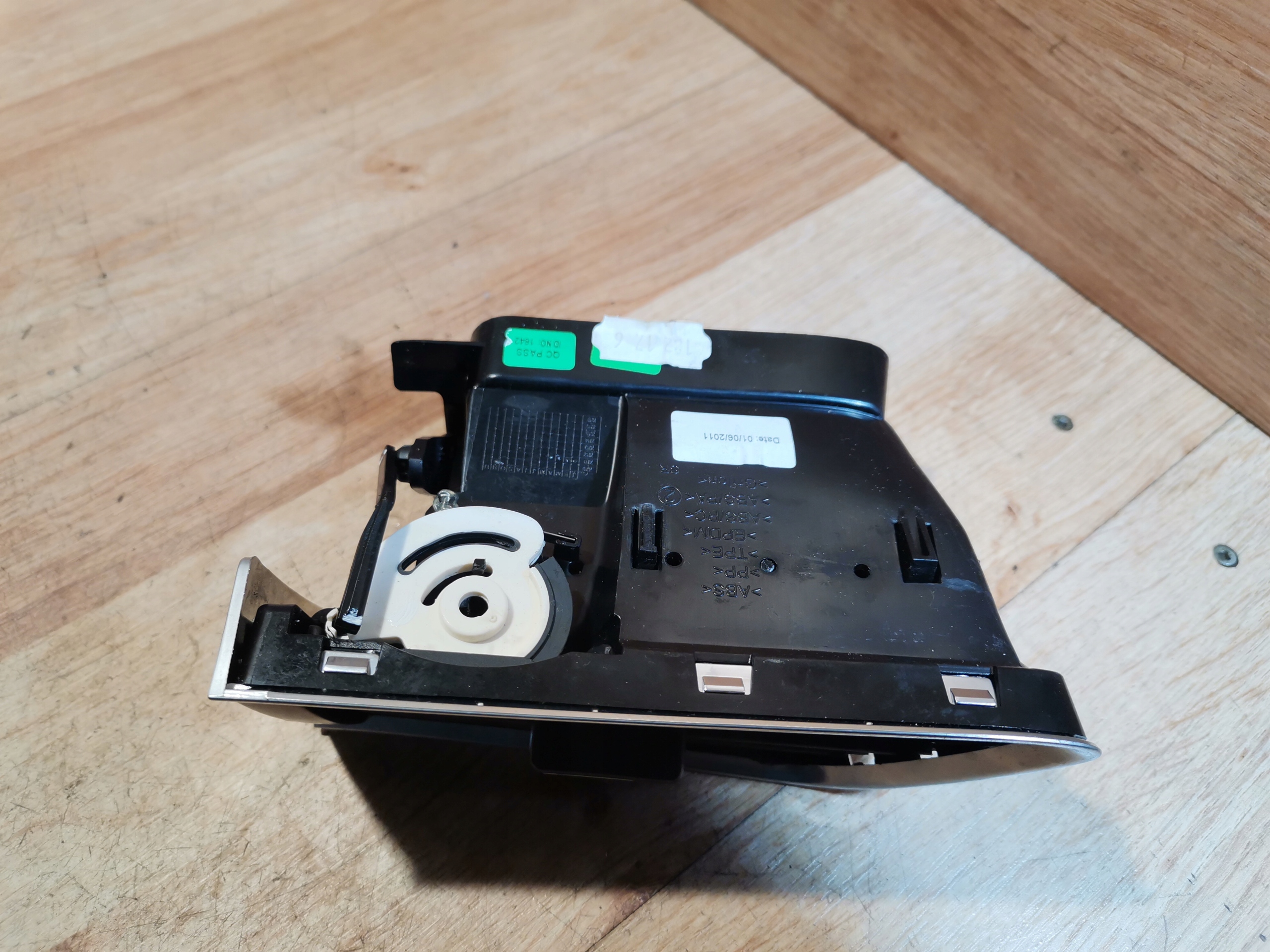 grid air conditioning devices right front PEUGEOT 508 and 9686445377