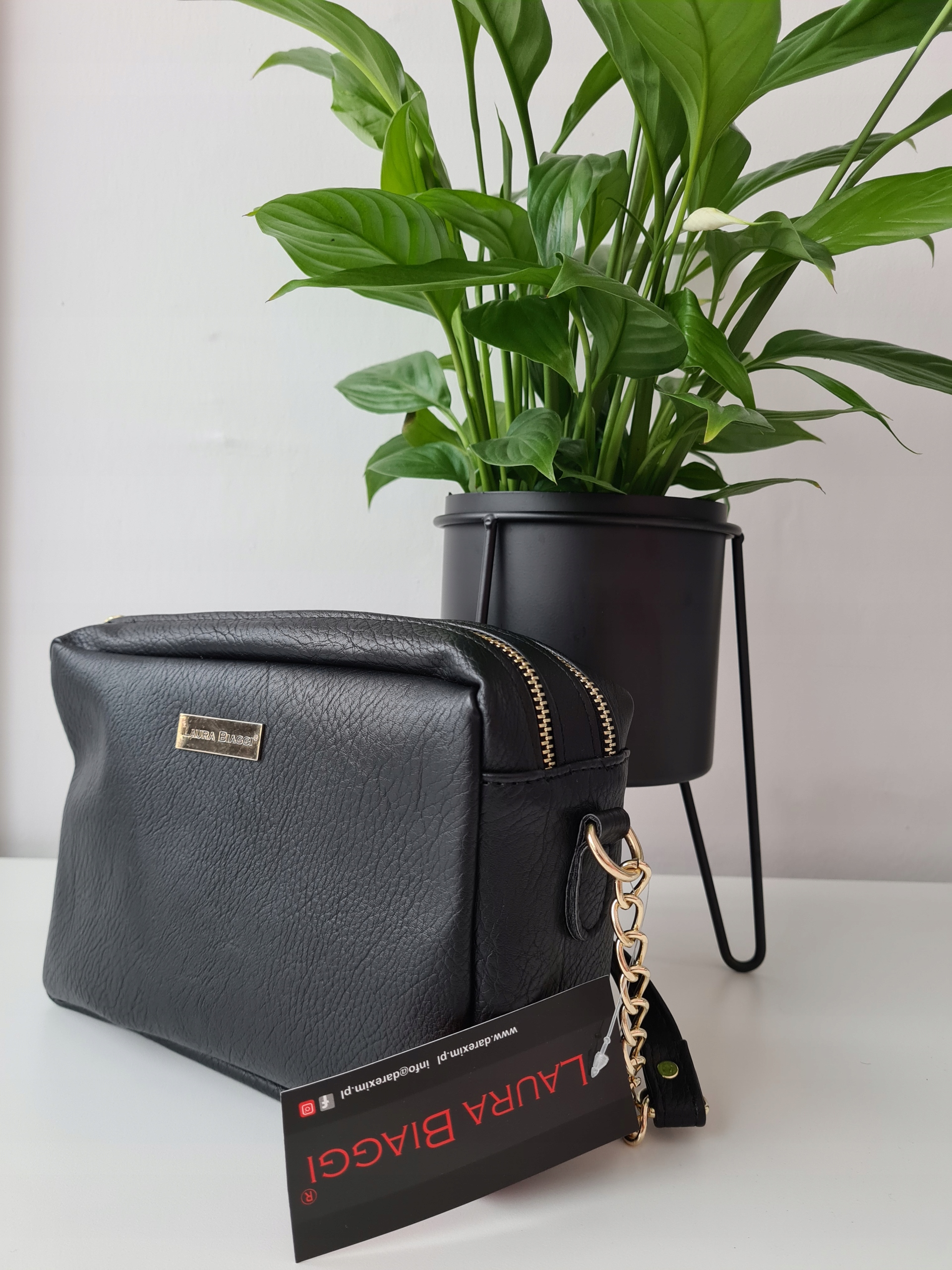 Laura Biaggi torebka czarna złoty łańcuszek Marka Laura Biaggi