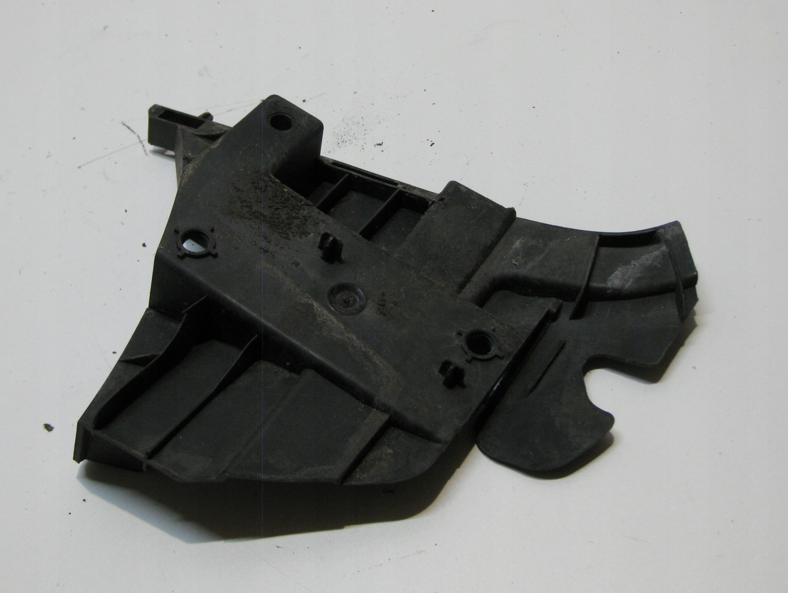 VOLVO V70 2.0 D 09R support holder of a bumper left front 31265344
