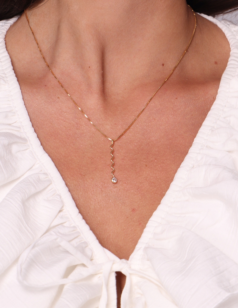 Stříbrný řetízek s pozlaceným kroužkem a zirkonem