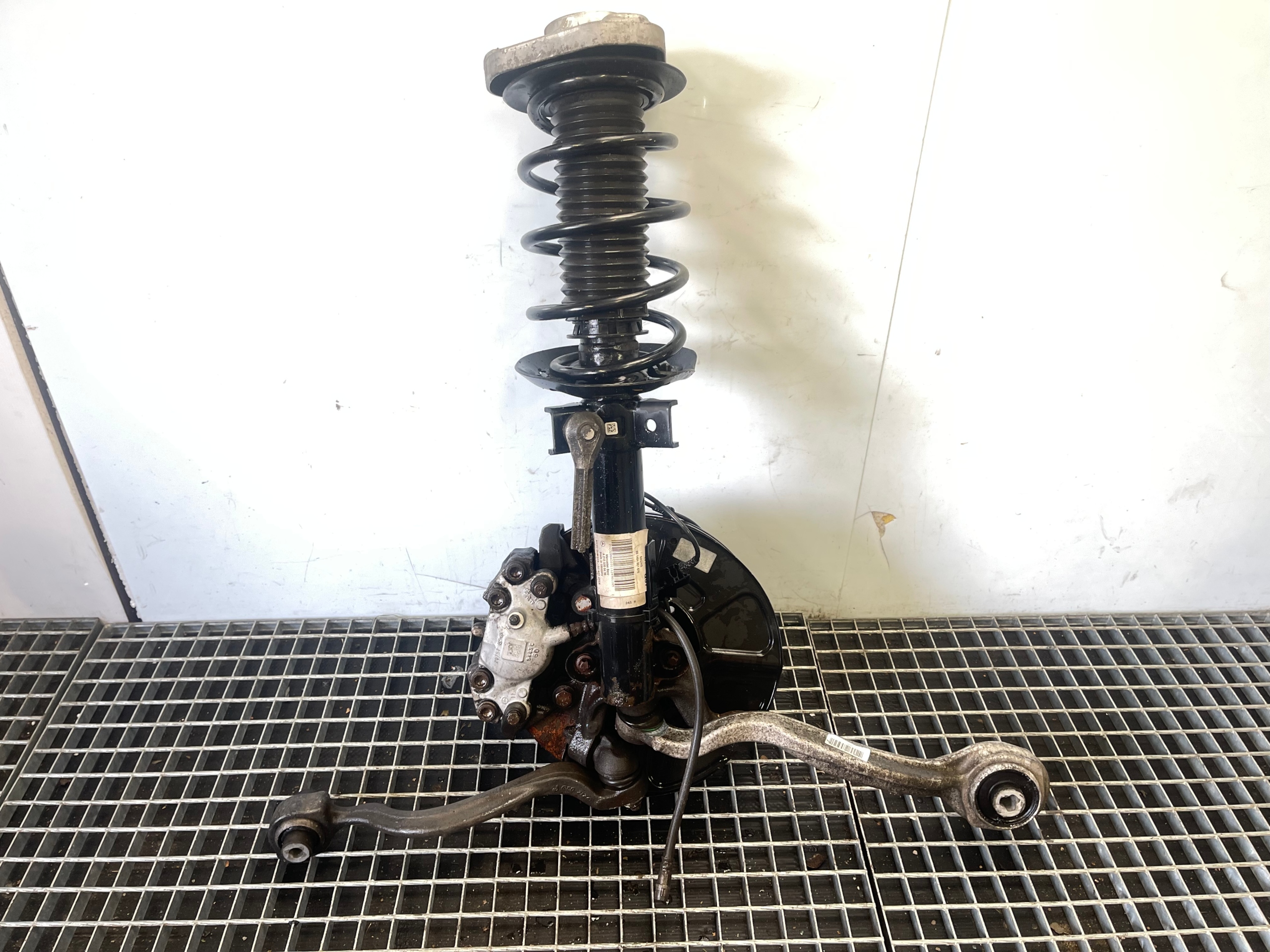 MERCEDES E W212 MCPERSON swing left front complete