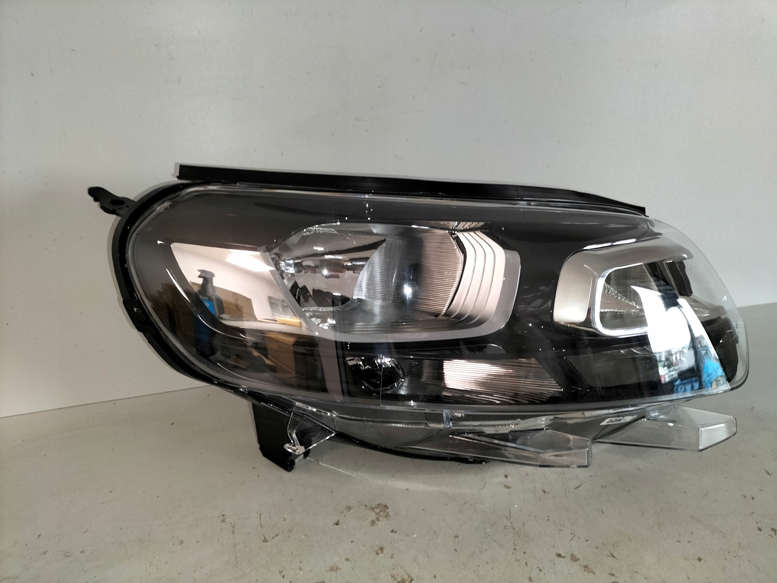 light front reflektor right CITROEN JUMPY III 16- ZAFIRA D 19- VIVARO C