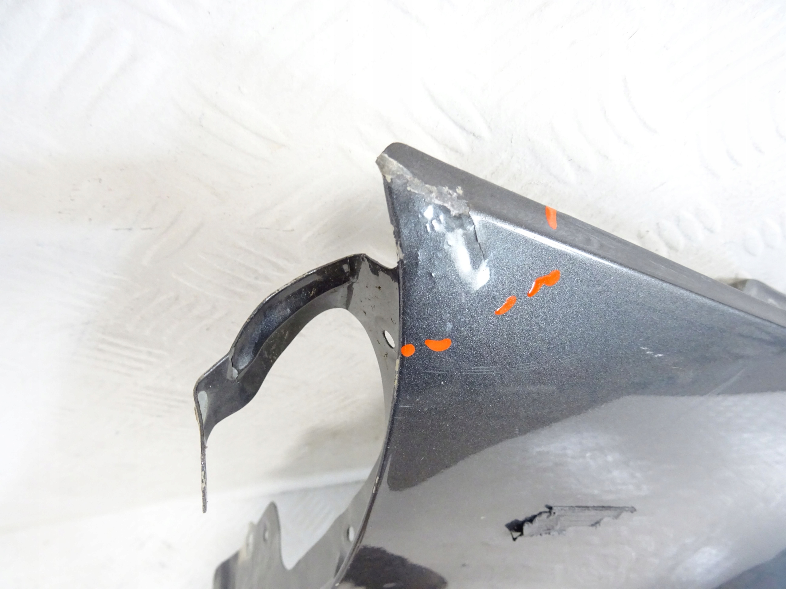 FORD ECOSPORT pravý blatník předek přední