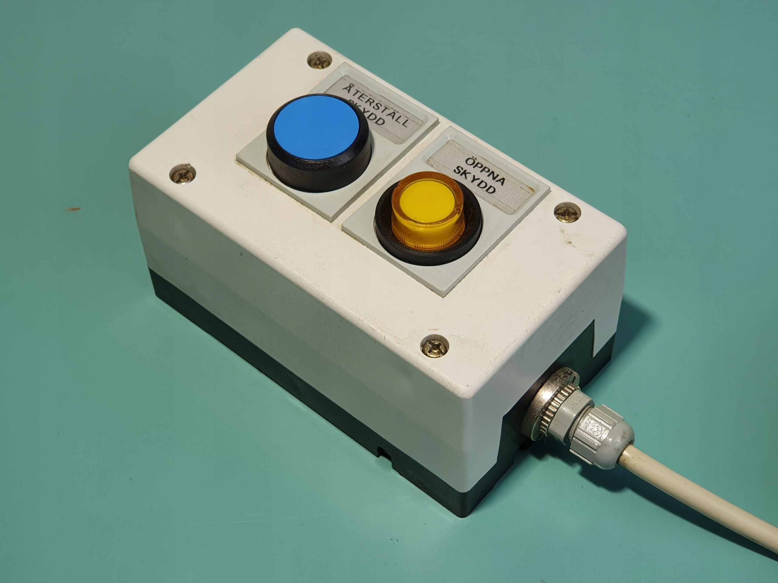 ABB KASETA 1NO + 1NO PRZYCISKI SAMOPOWRÓT ŻARÓWKA