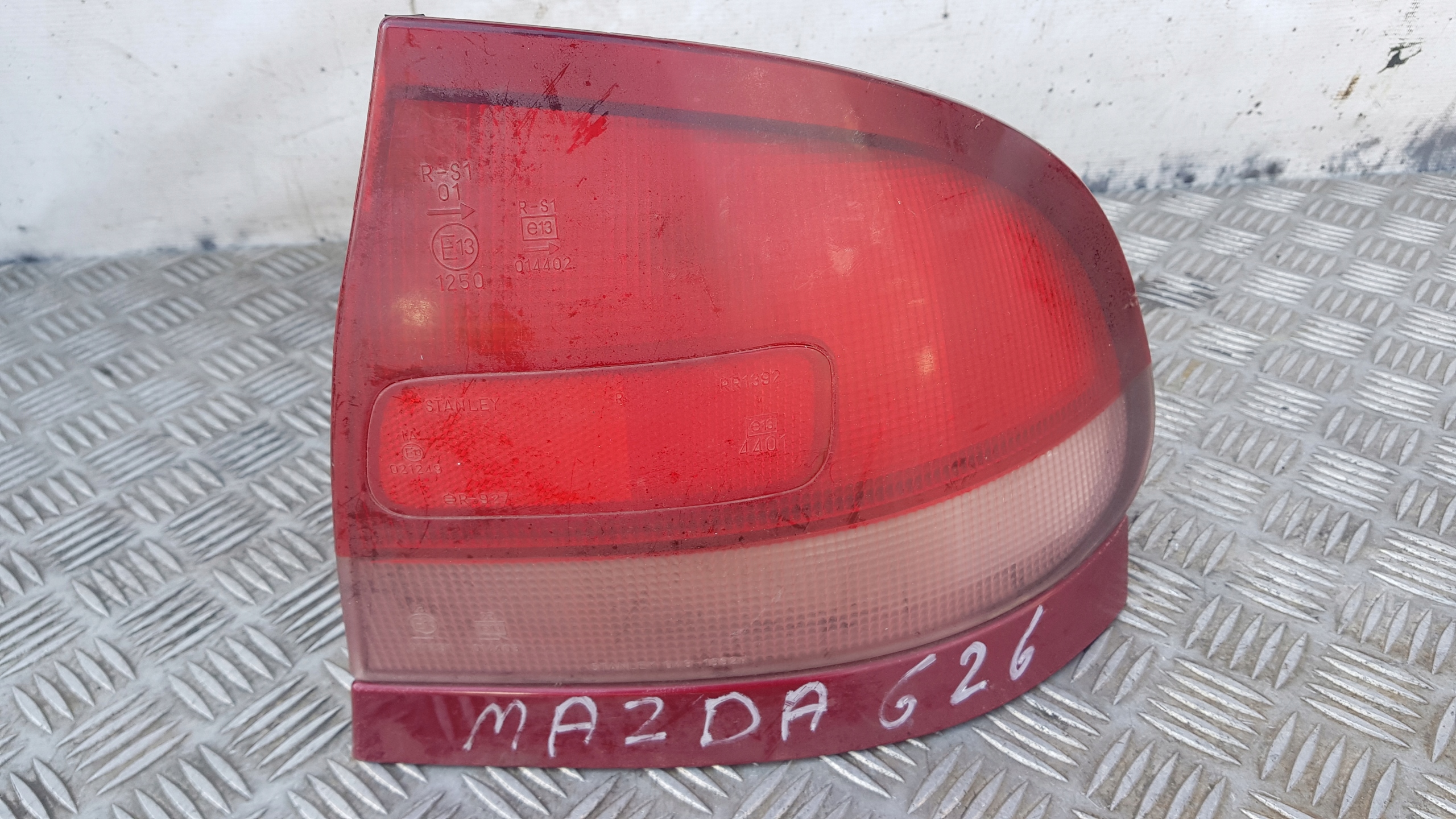 MAZDA 626 IV light right rear part