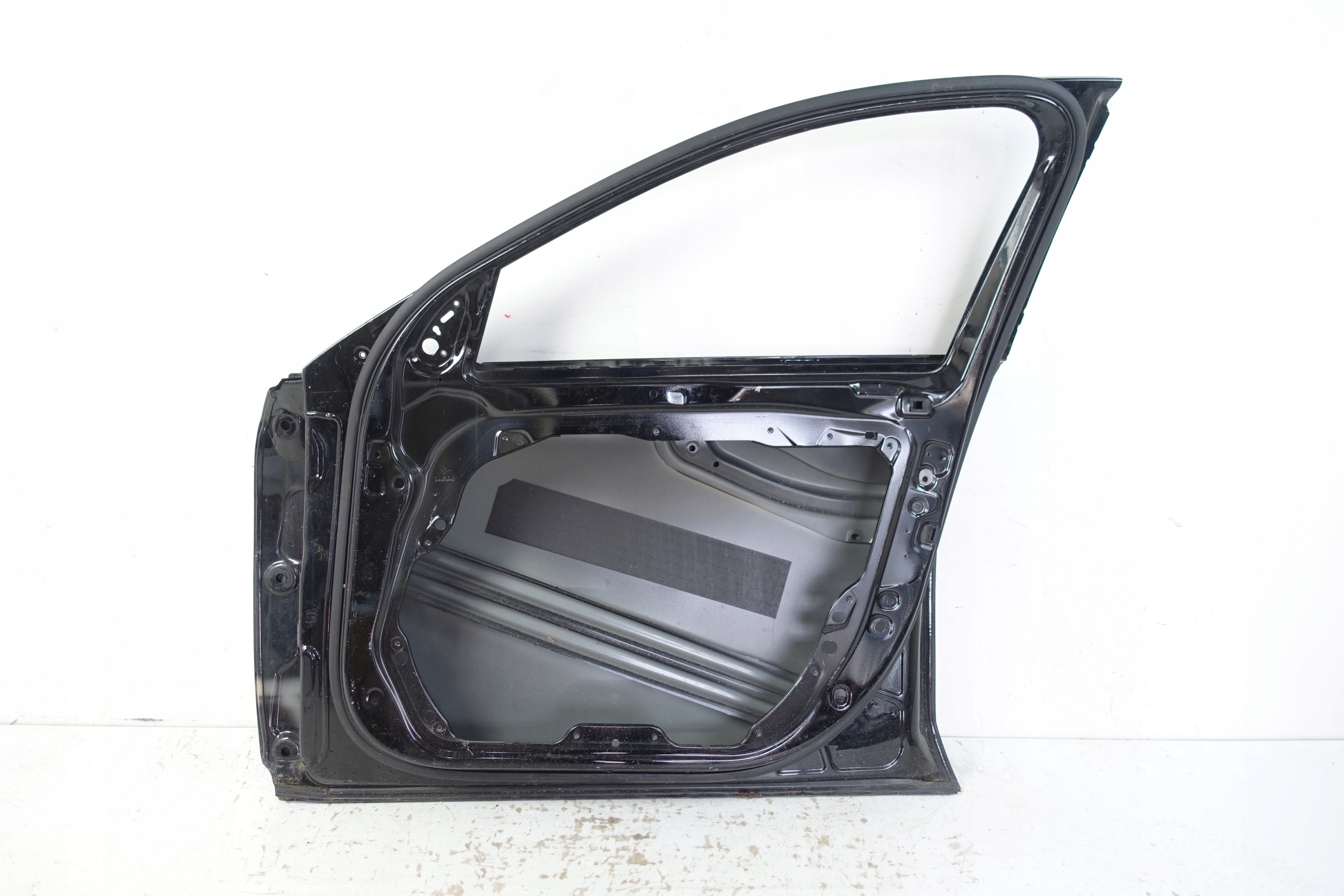 MERCEDES E-KLASA W213 2013- door front right front A2137220210