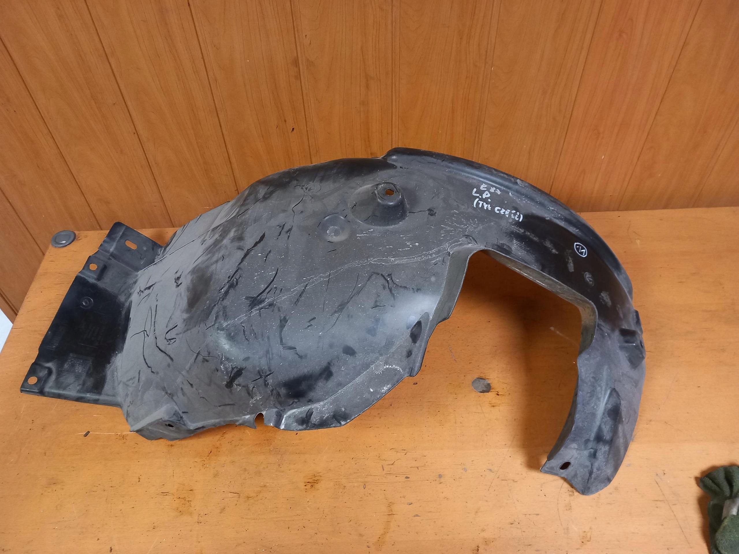 mudguard left front rear part BMW SERIA 1 E87 E81 7059371