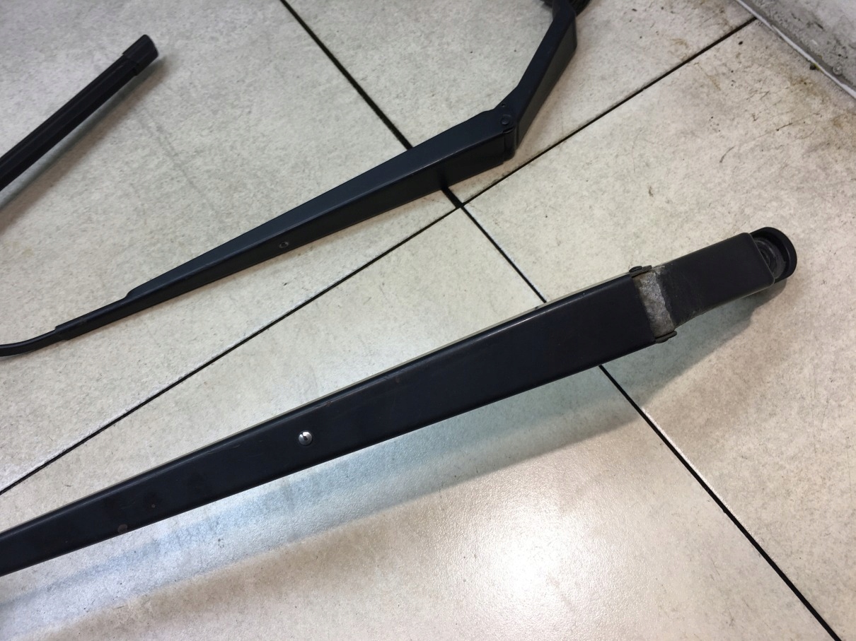 wiper arm front MAZDA 5 and