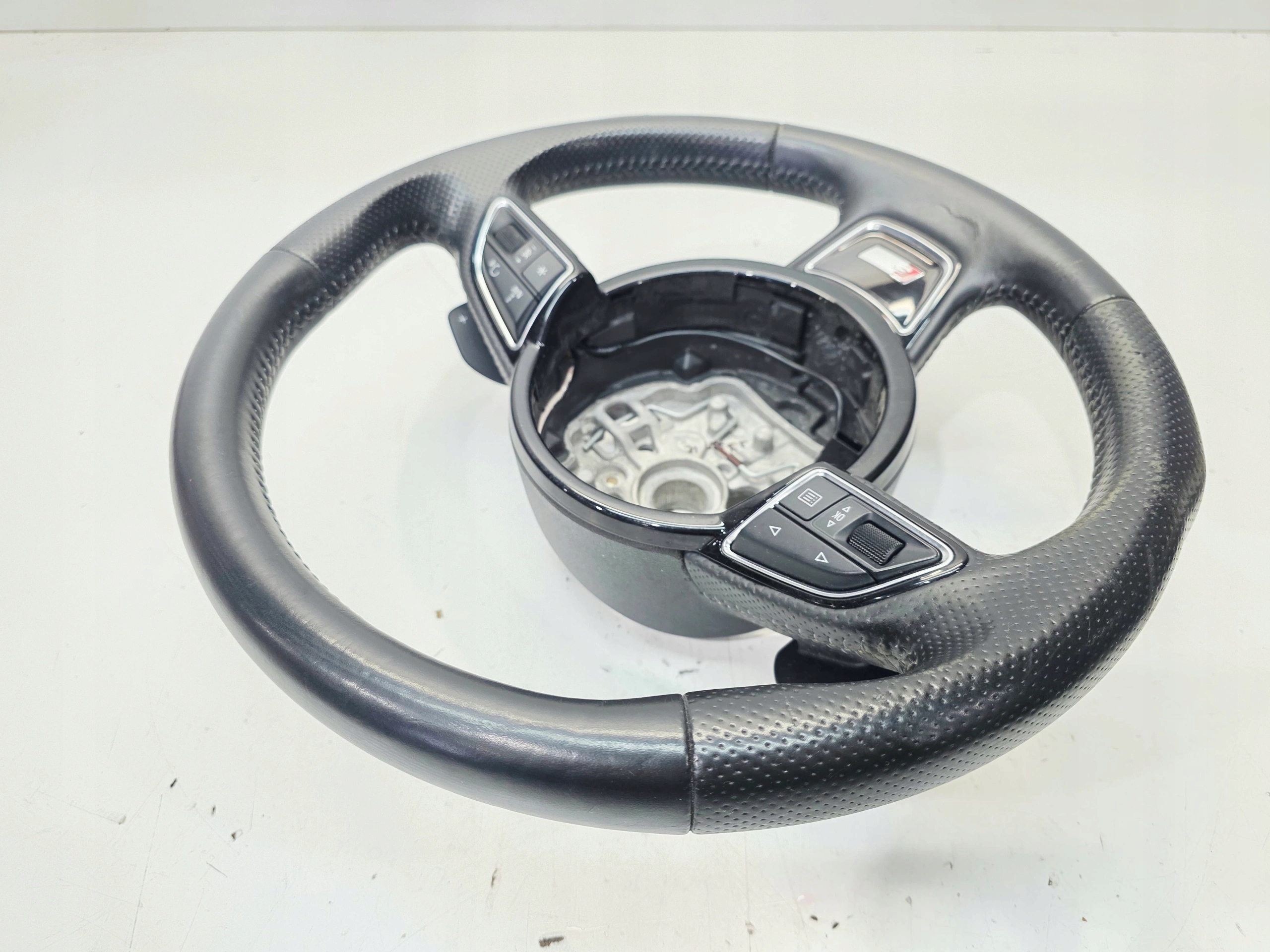 lenkrad S LINE Leder MULTIFUNKCJA AUDI A1 A3 8V A6 C7 8X0419091M 30/25