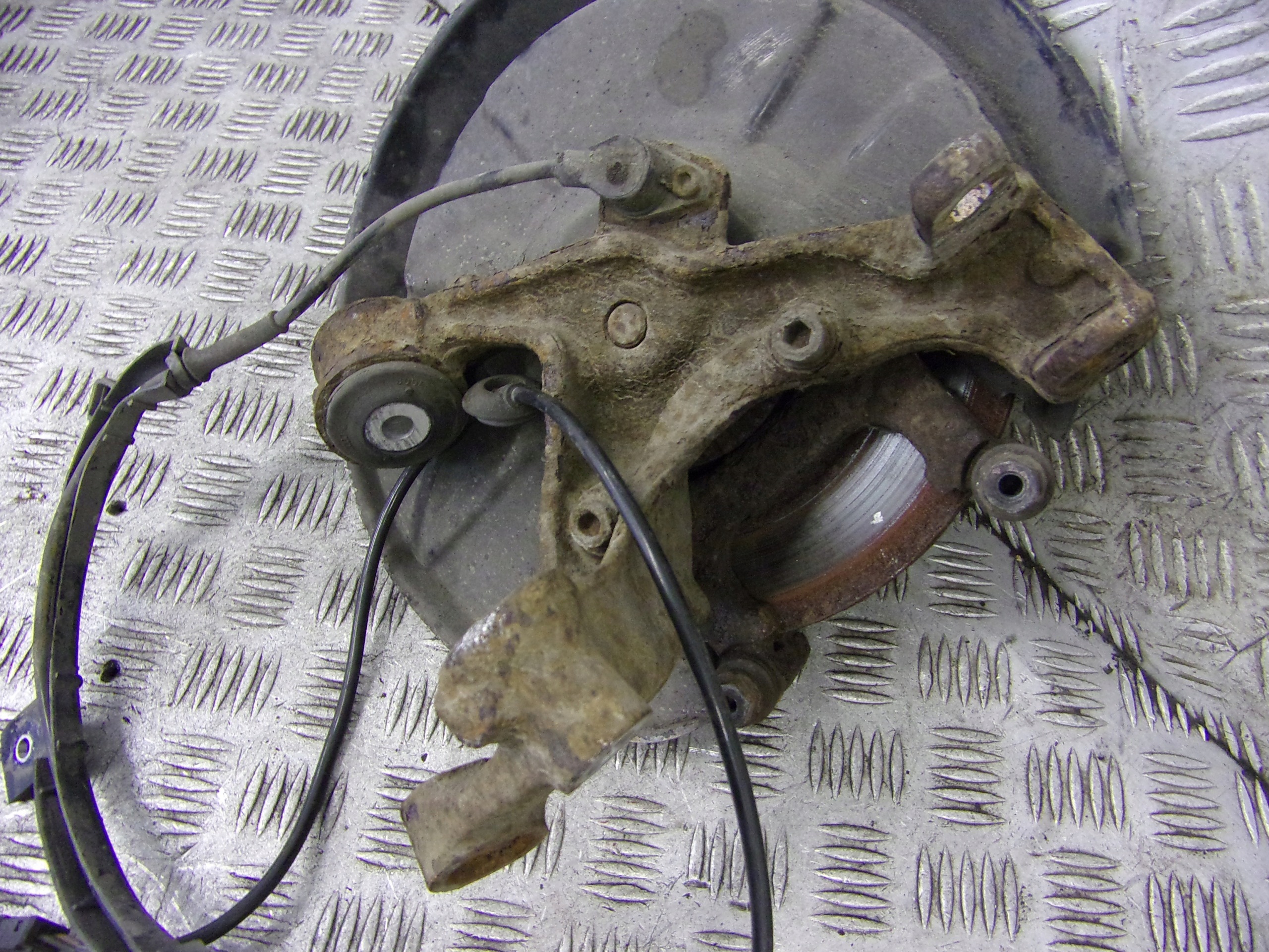 otoč čepu pravý záď ABS AUDI A4 B6
