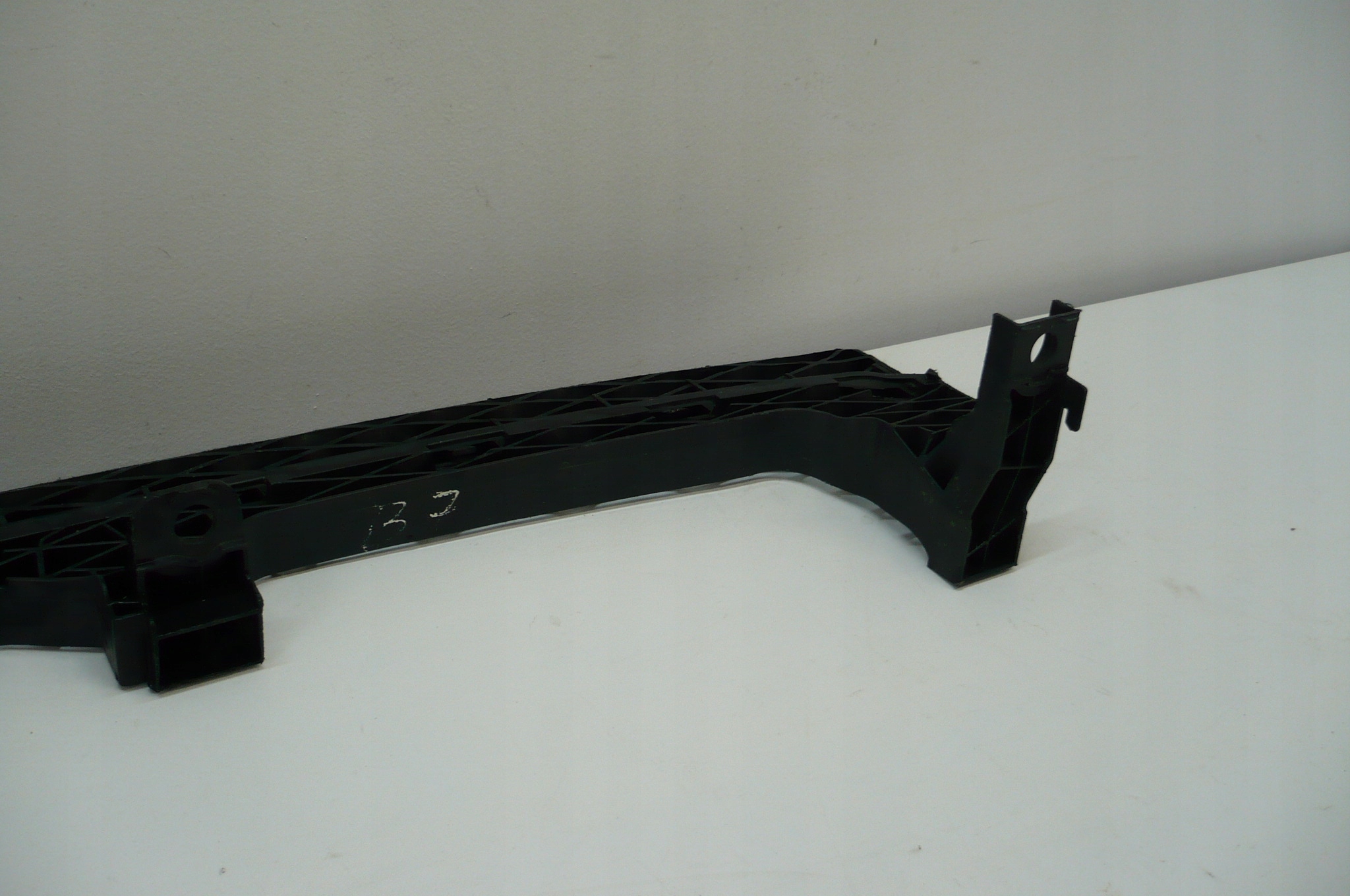 VW PASSAT B7 2010-14 pillar bumper bracket front