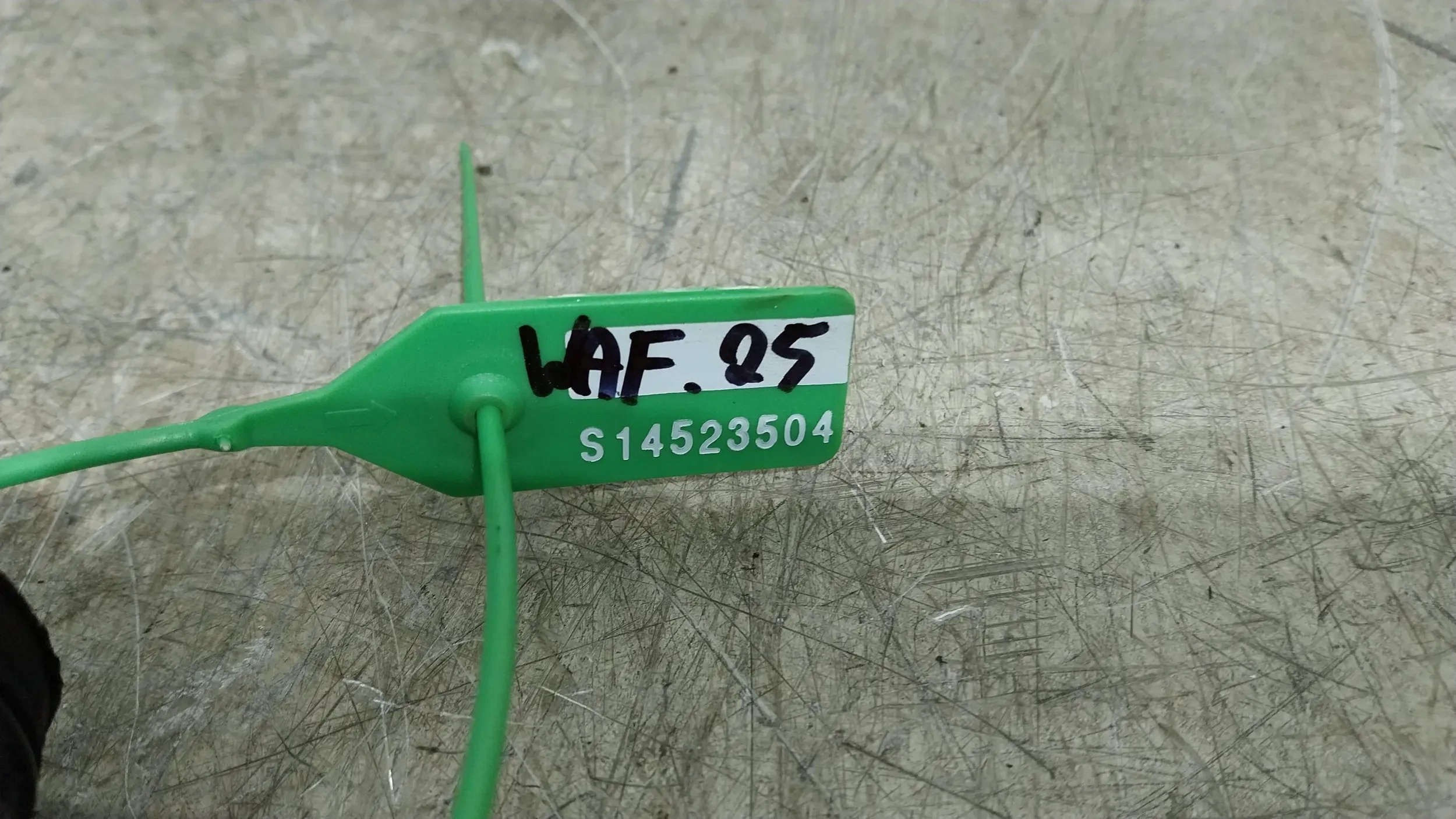 arm front right 2M513042BC FORD FOCUS MK1