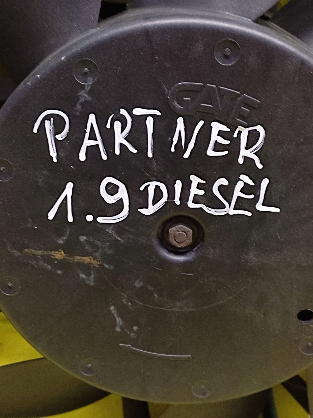 PEUGEOT PARTNER a 1.9 ventilátor chladiče