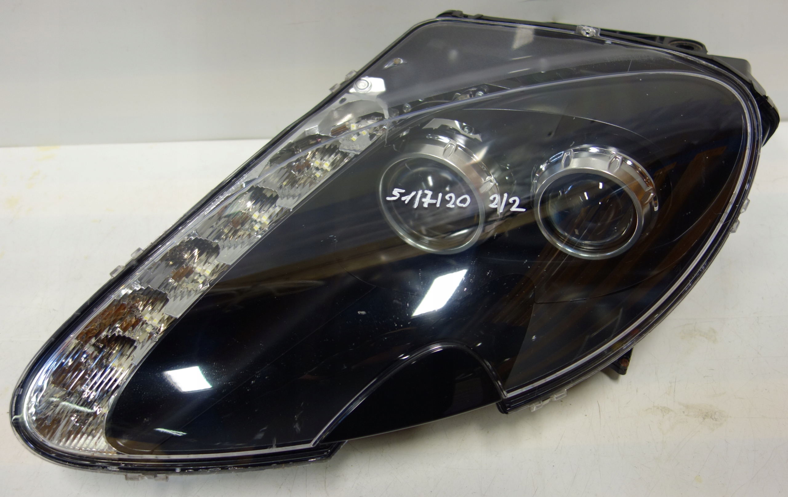 ASTON MARTIN VANTAGE V12 2010-2016 LIFTING LAMPY PRZEDNIE XENON Typ samochodu Samochody osobowe